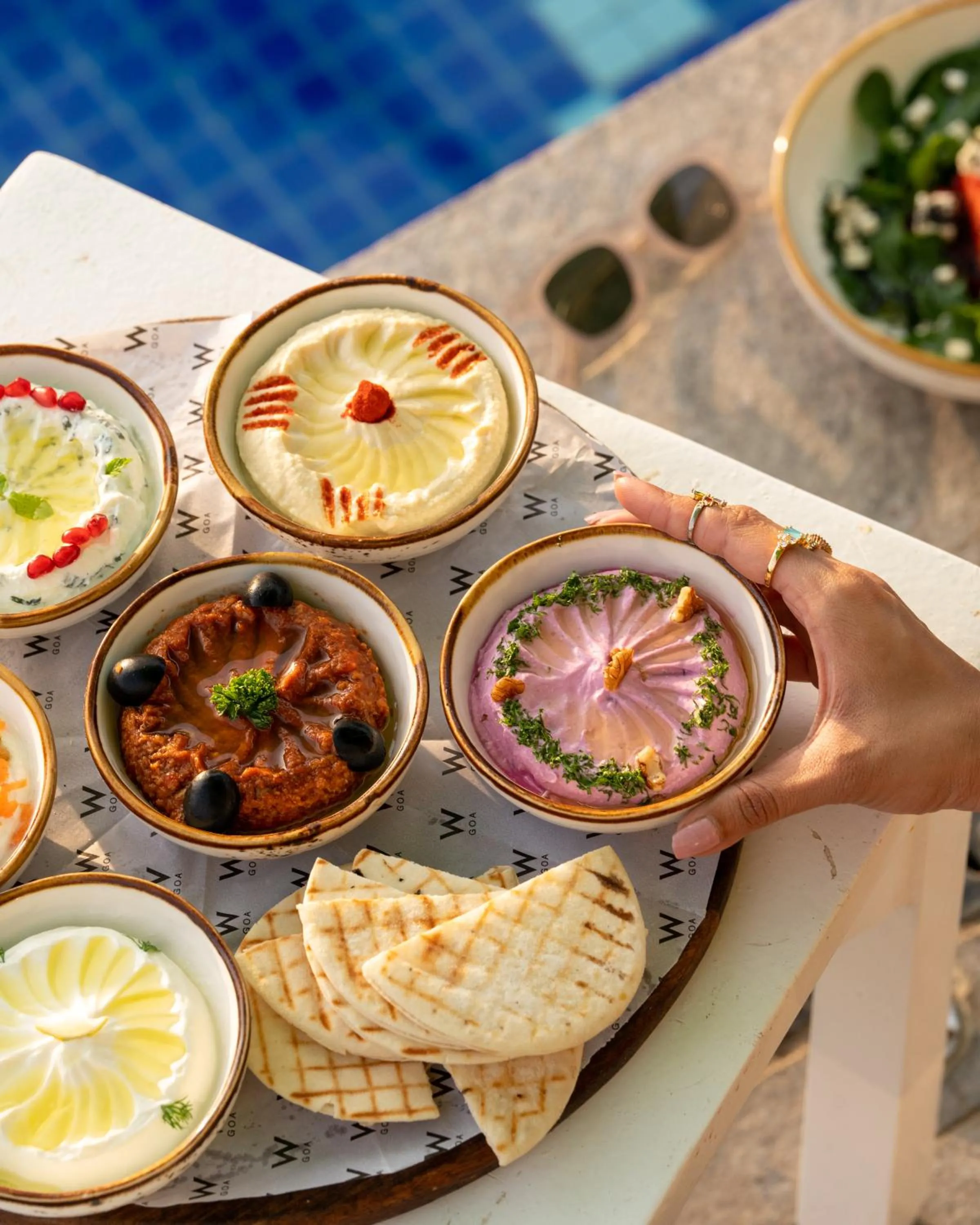 Restaurant/places to eat in W Goa