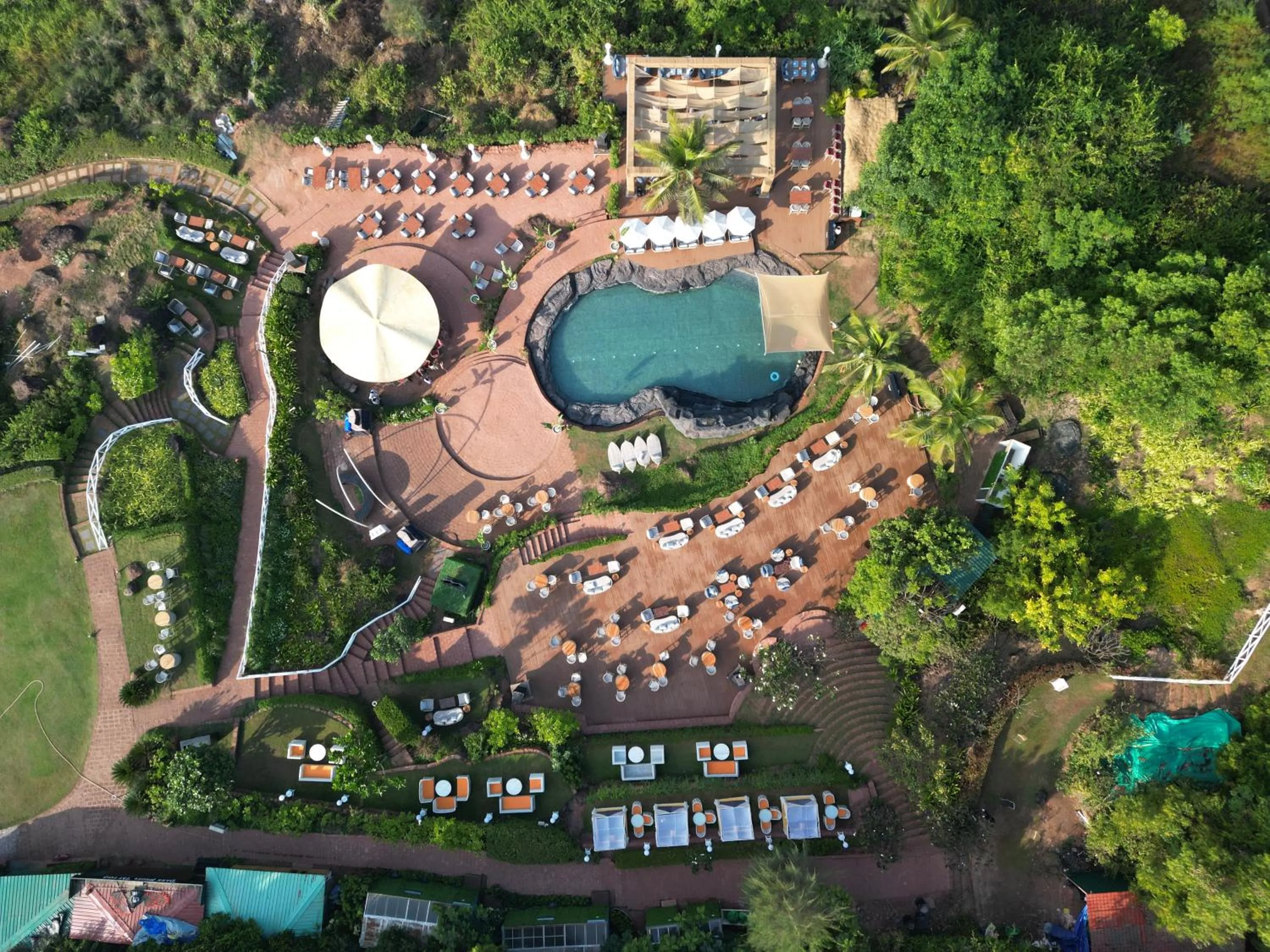 Restaurant/places to eat in W Goa