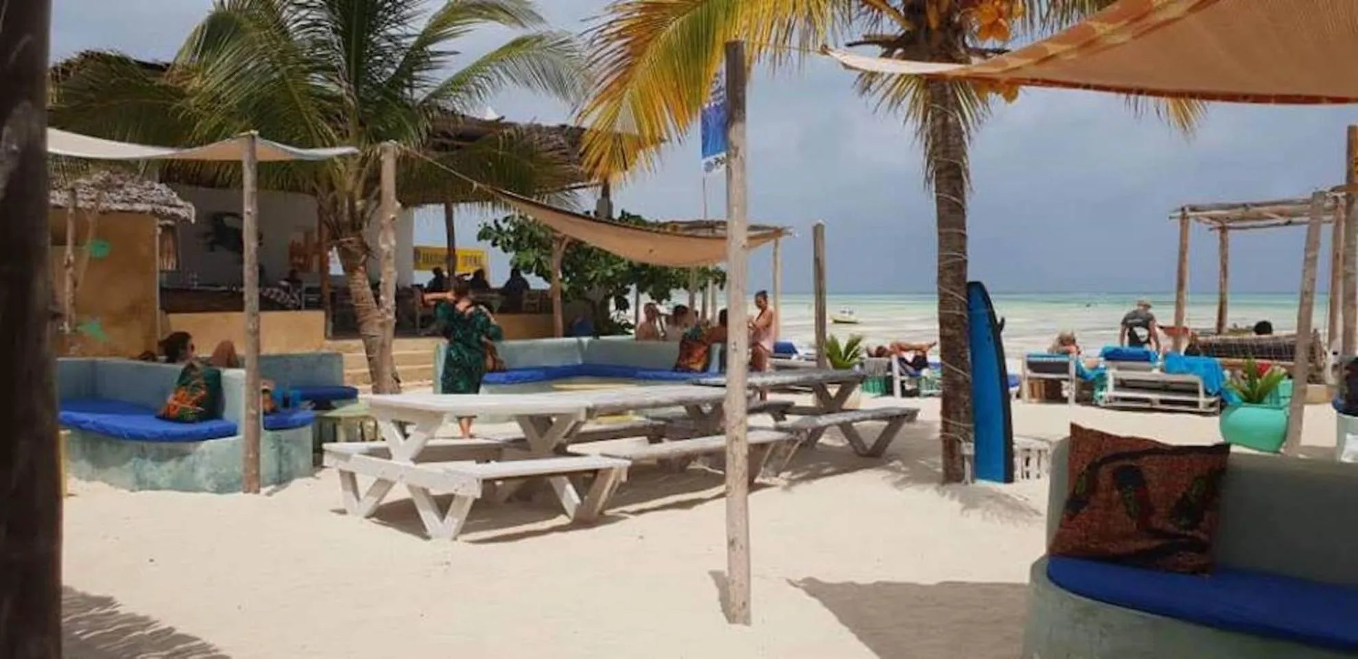 Restaurant/places to eat in Paje Beach Apartments & Hotel