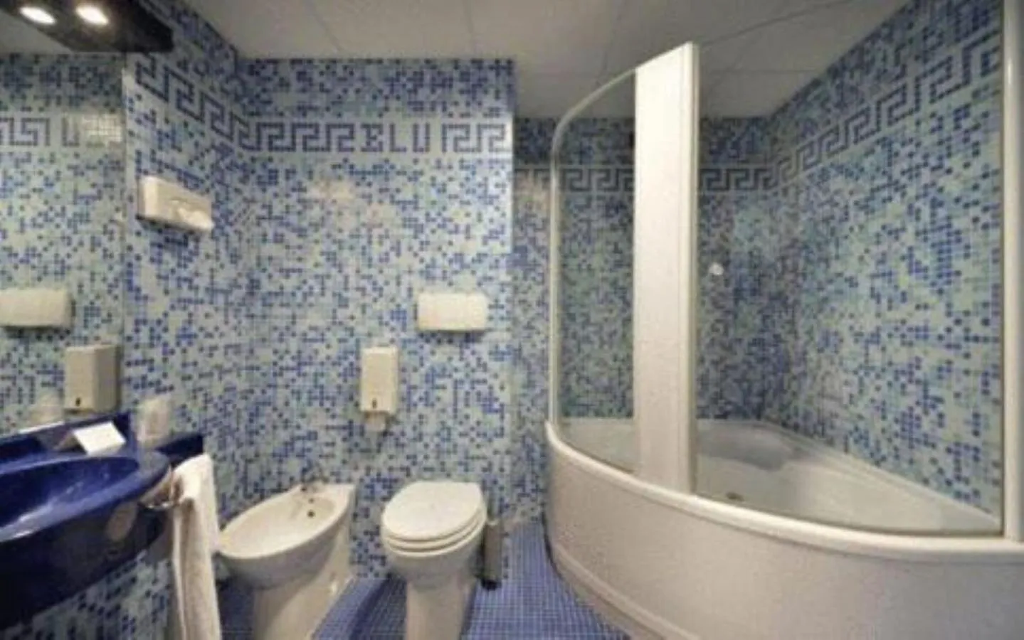 Bathroom in Blu Hotel - Sure Hotel Collection by Best Western