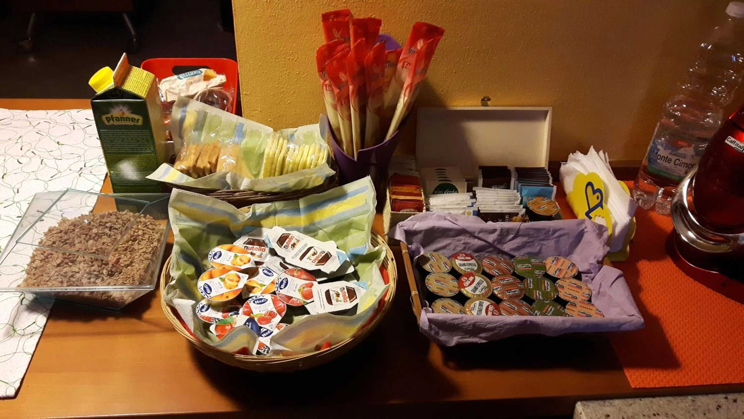 Communal lounge/ TV room in La Casetta