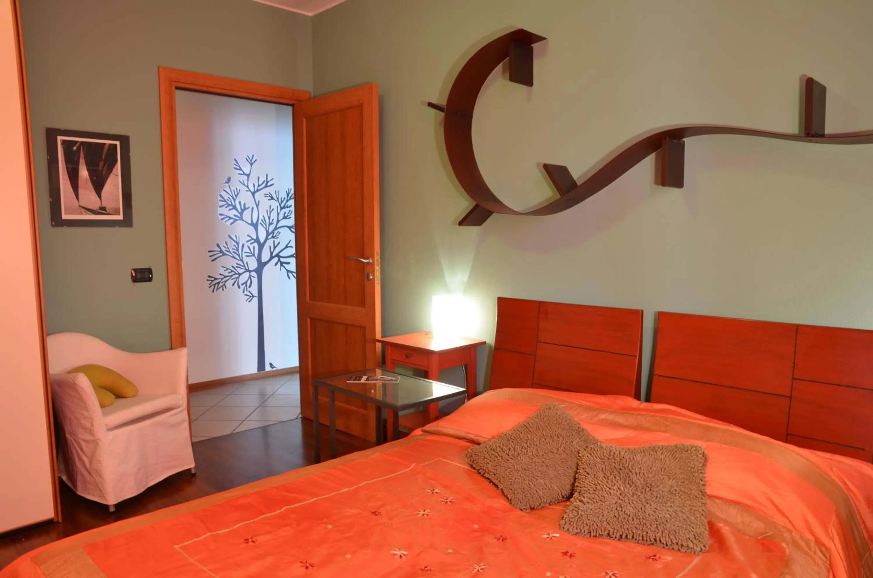 Photo of the whole room, Bed in La Casetta