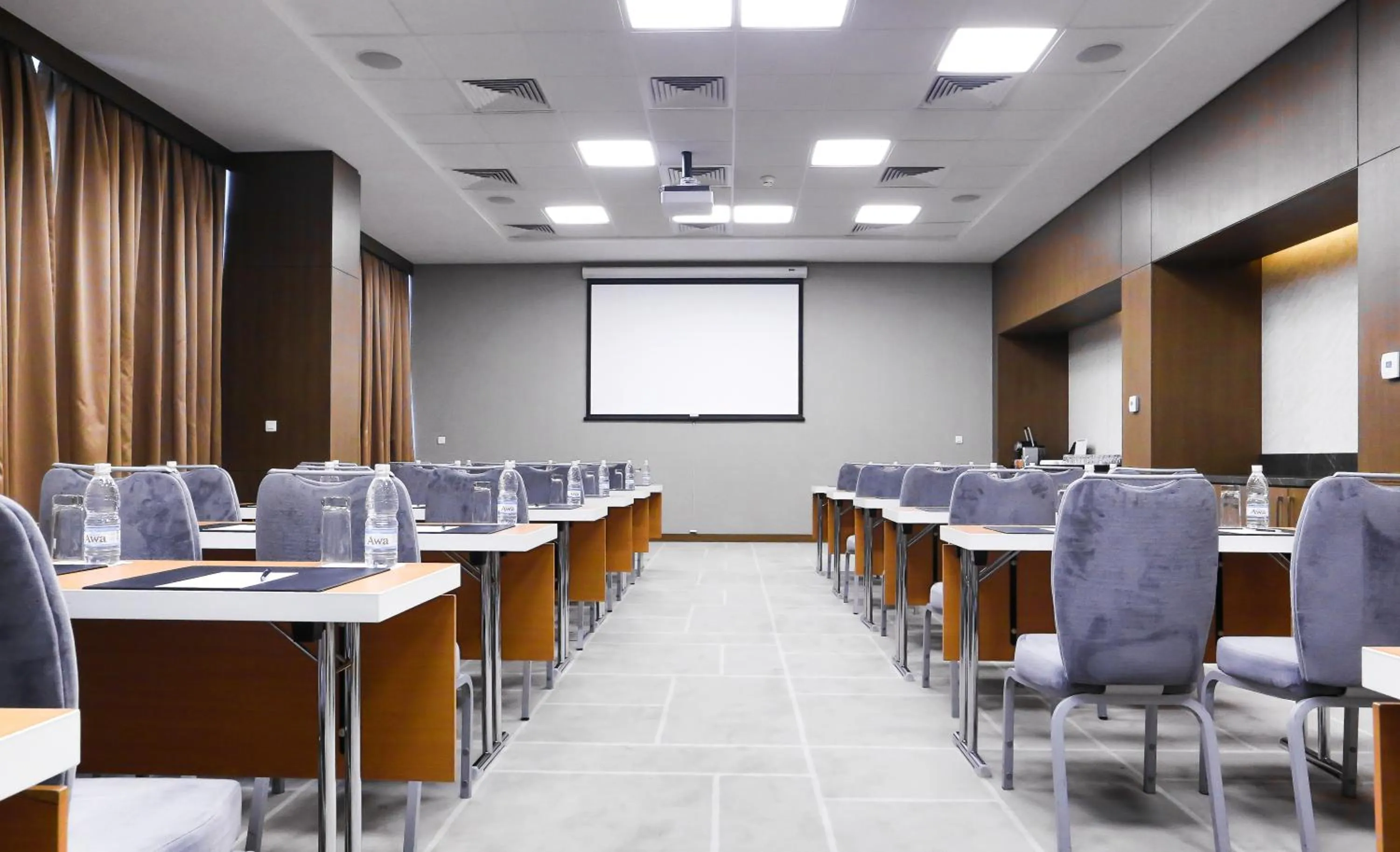 Business facilities in Radisson Blu Hotel, Abidjan Airport