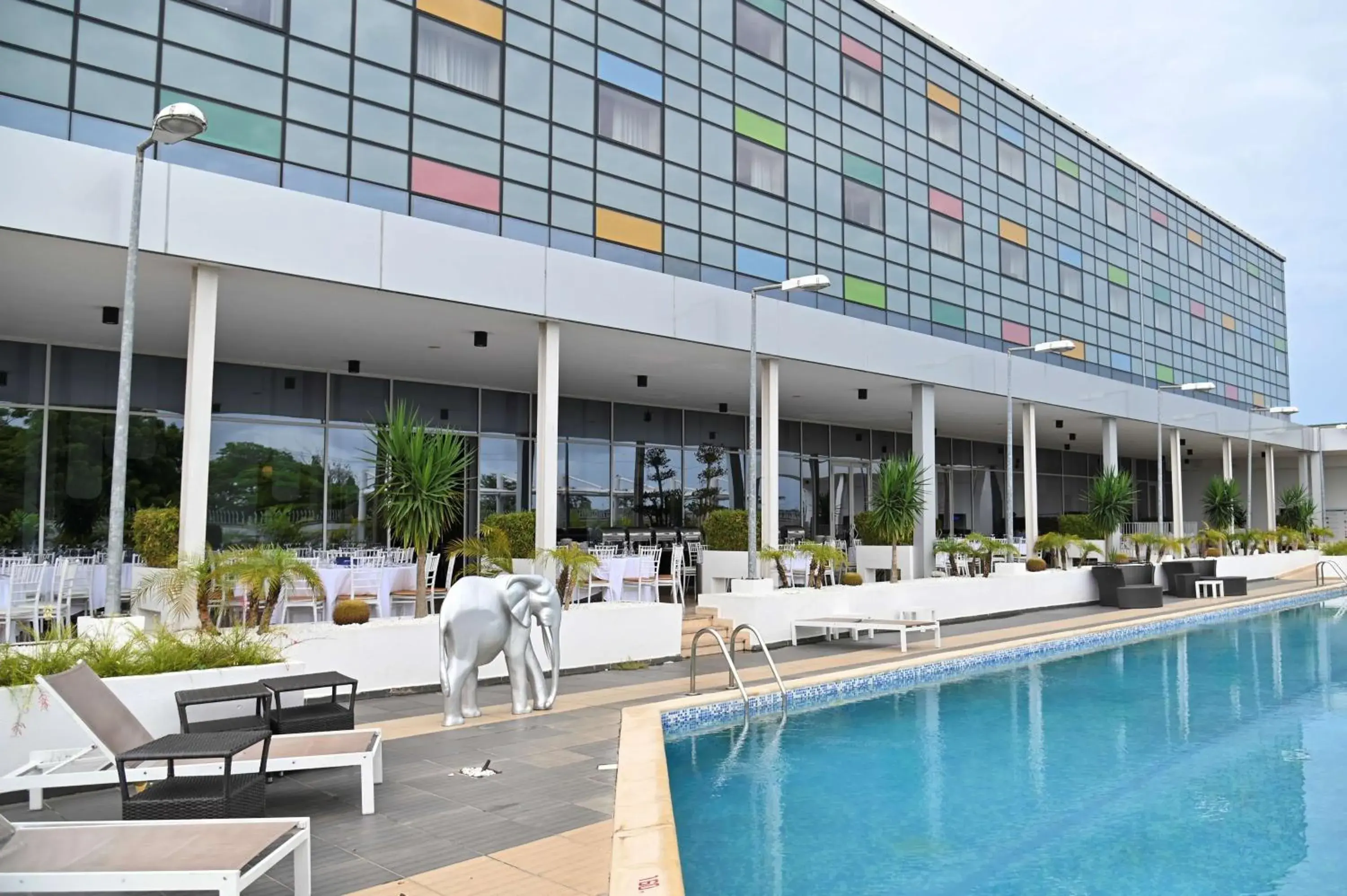 Swimming pool in Radisson Blu Hotel, Abidjan Airport Swimming pool in Radisson Blu Hotel, Abidjan Airport