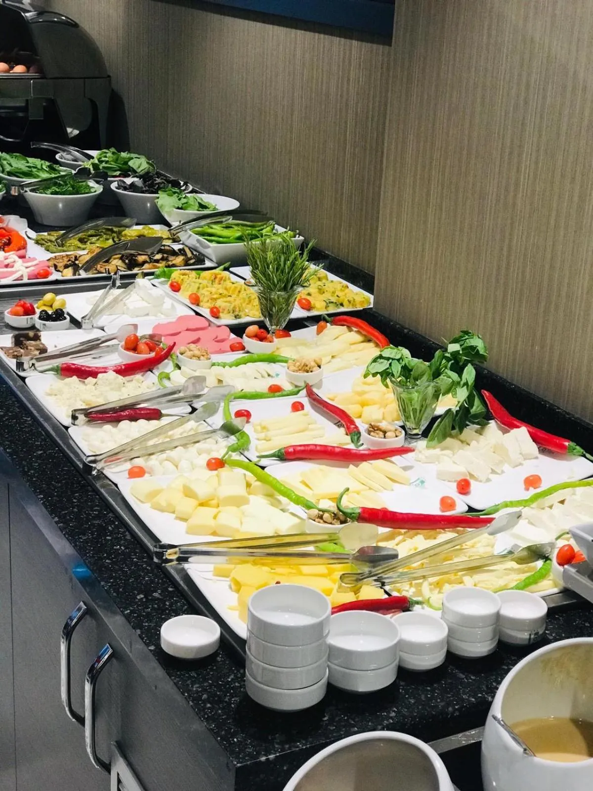Buffet breakfast in Yeni Bahar Otel