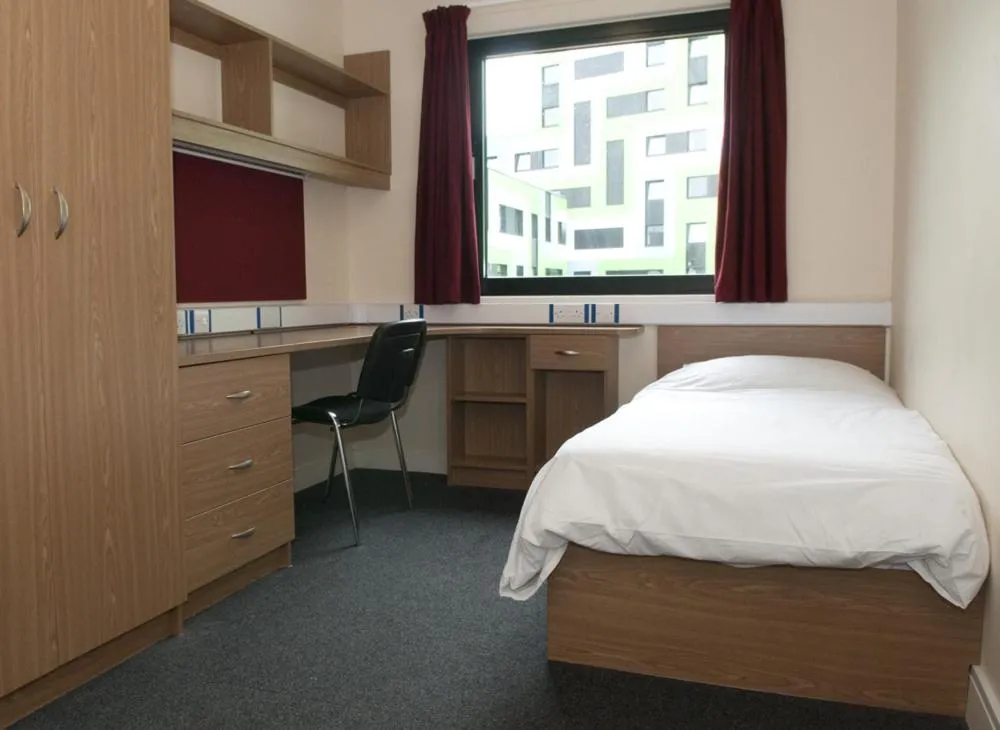 Bedroom, Bed in University of Essex - Southend Campus