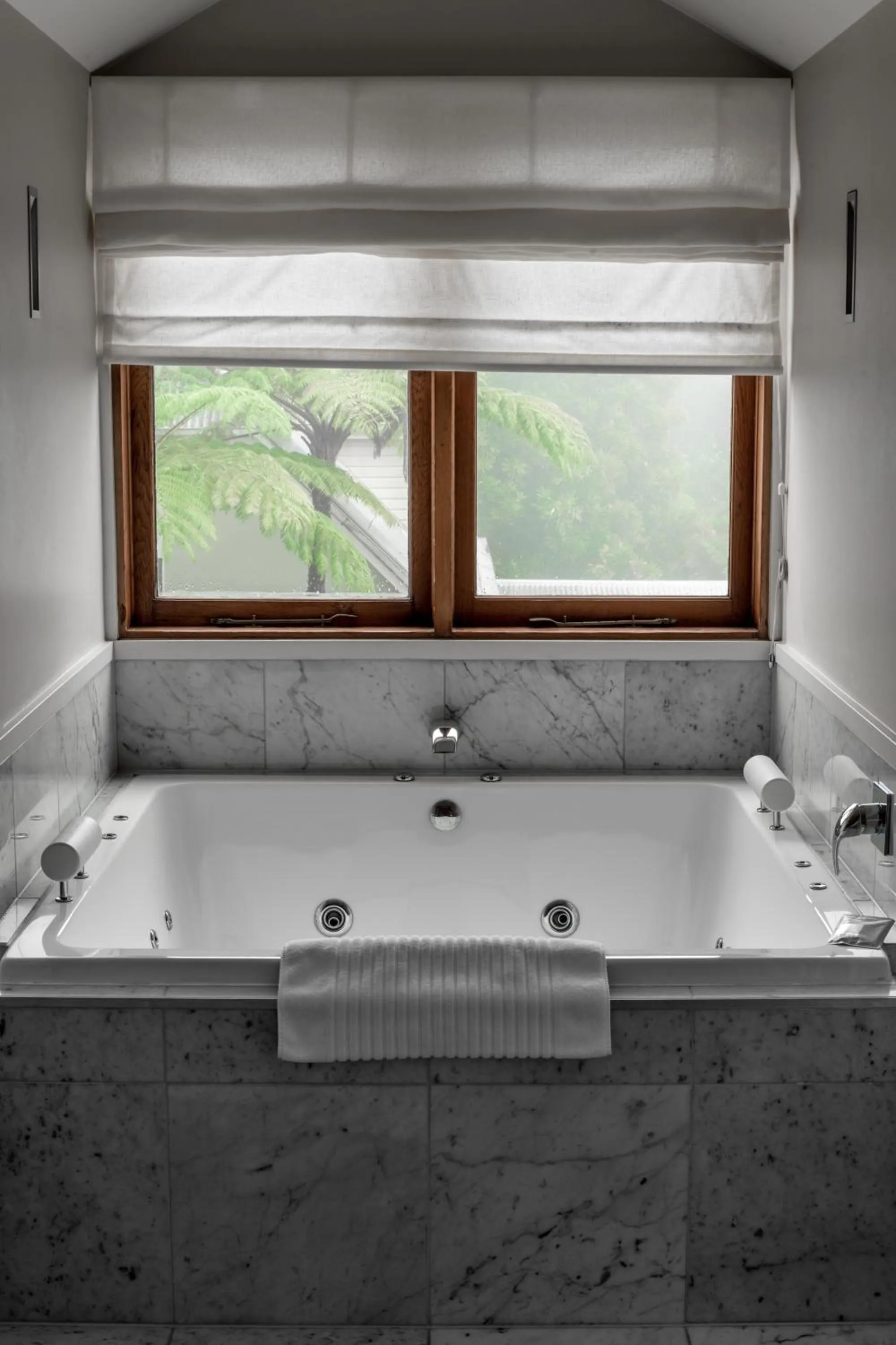 Bath in Spicers Clovelly Estate