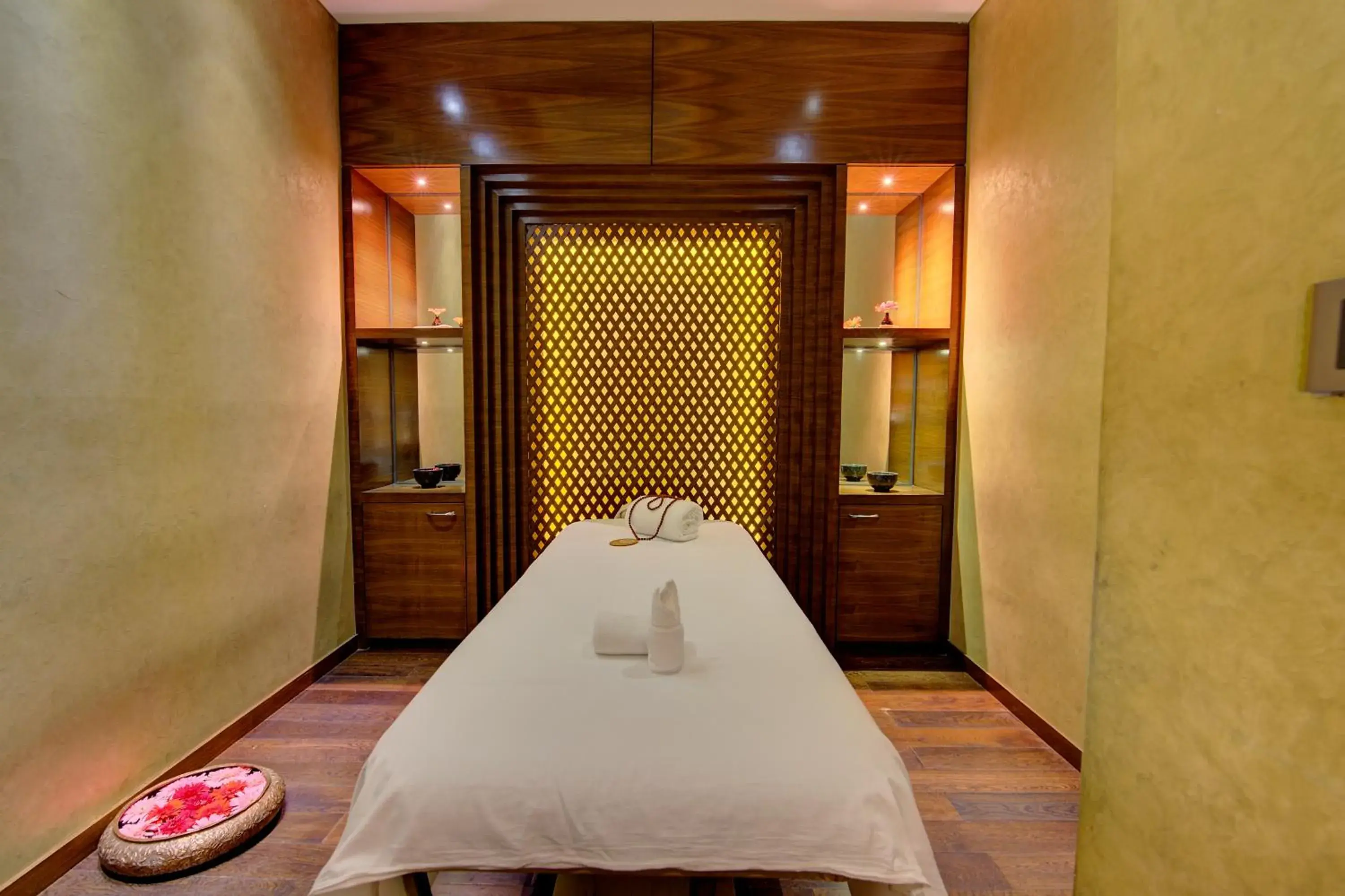 Spa and wellness centre/facilities, Bed in Niranta Transit Hotel Mumbai Airport - At Arrivals Spa and wellness centre/facilities, Bed in Niranta Transit Hotel Mumbai Airport - At Arrivals