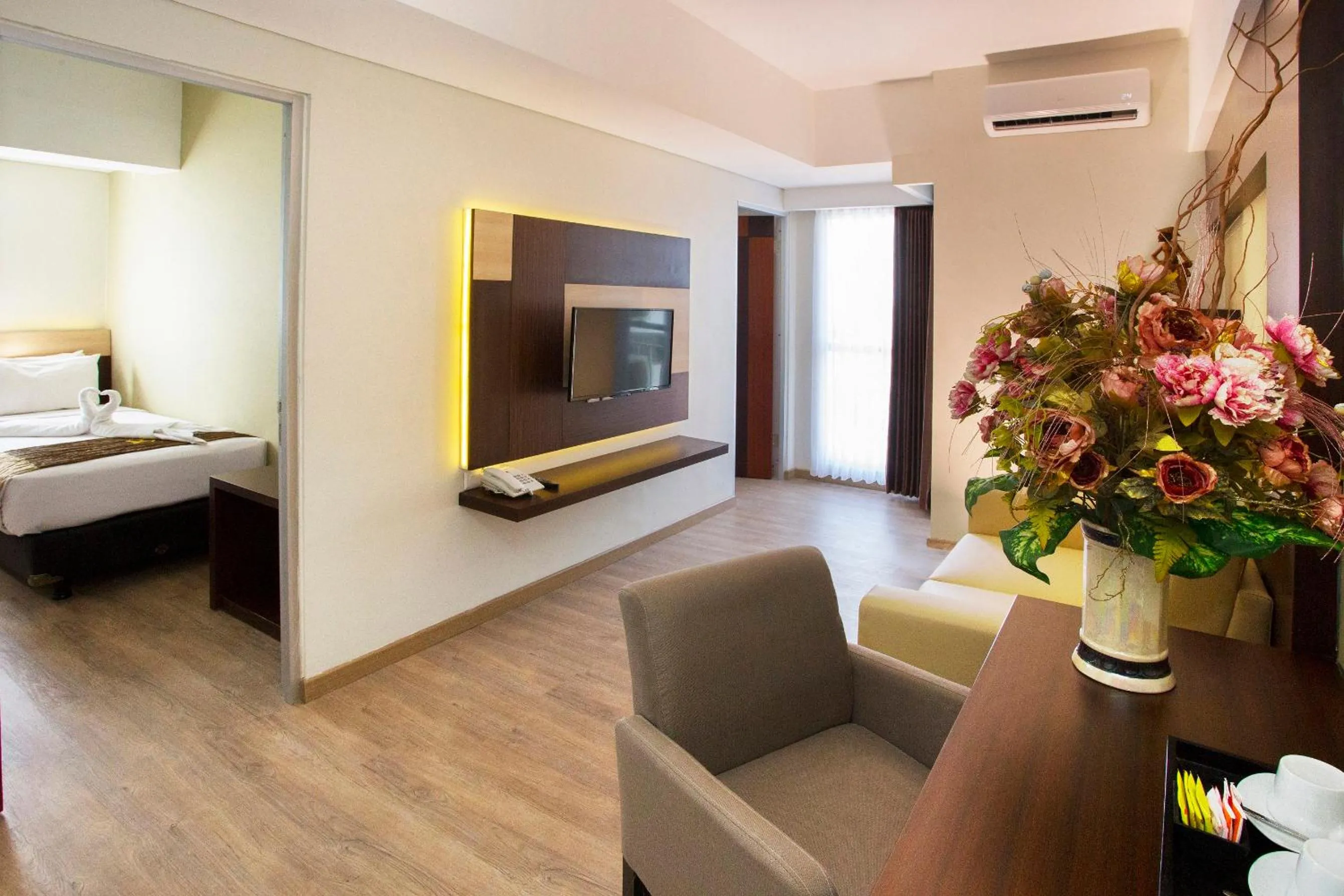 Bed in Hotel Gunawangsa MERR