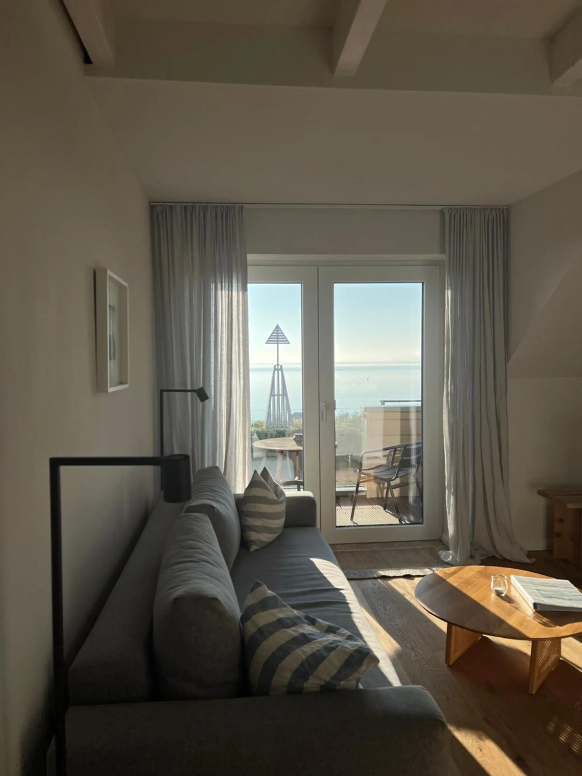 Living room, Bed in Ostsee-Strandhaus-Holnis