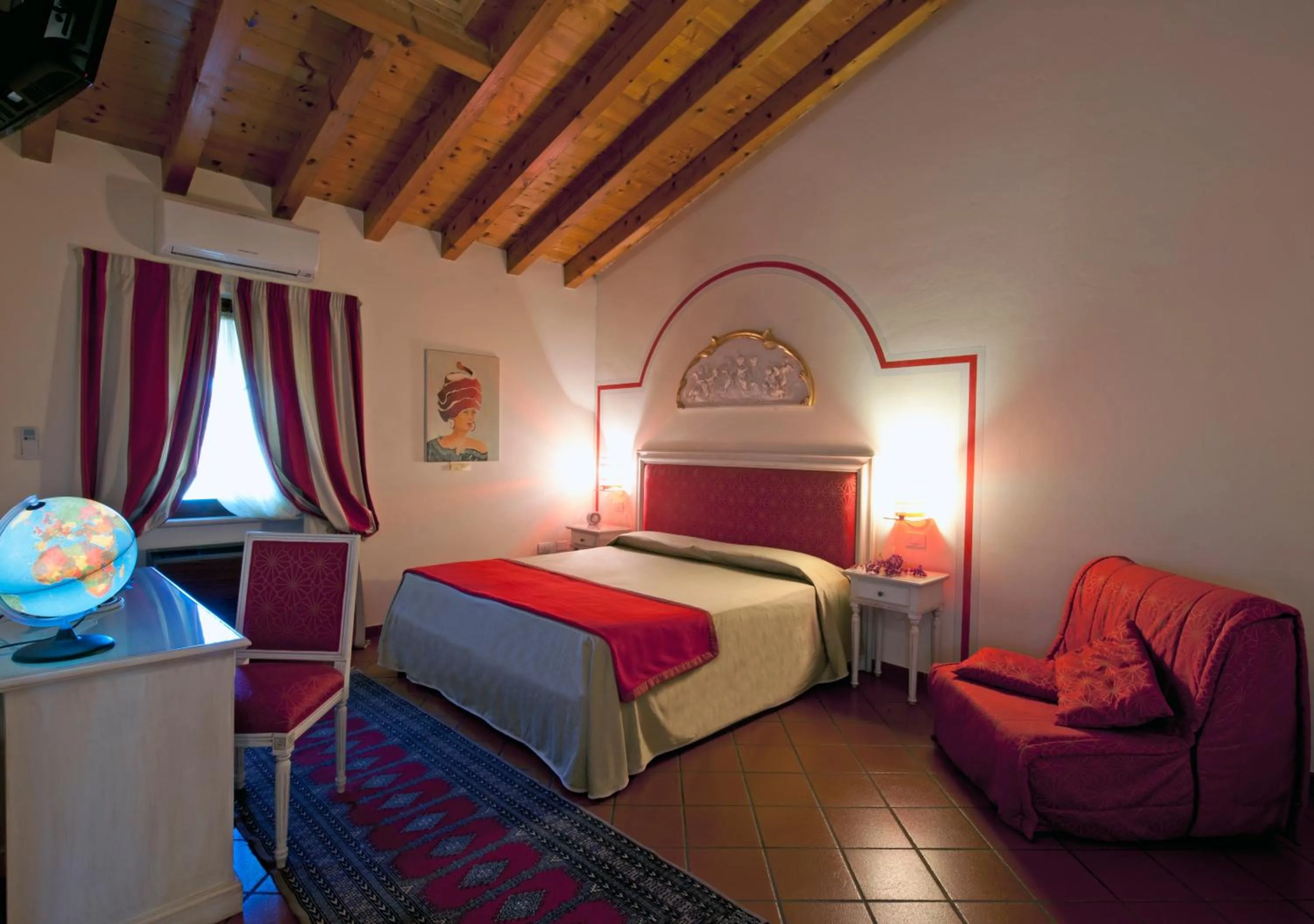 Photo of the whole room, Bed in Resort La Mola