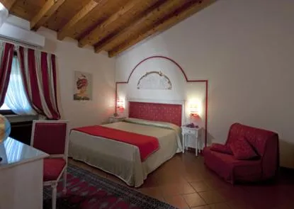 Photo of the whole room, Bed in Resort La Mola