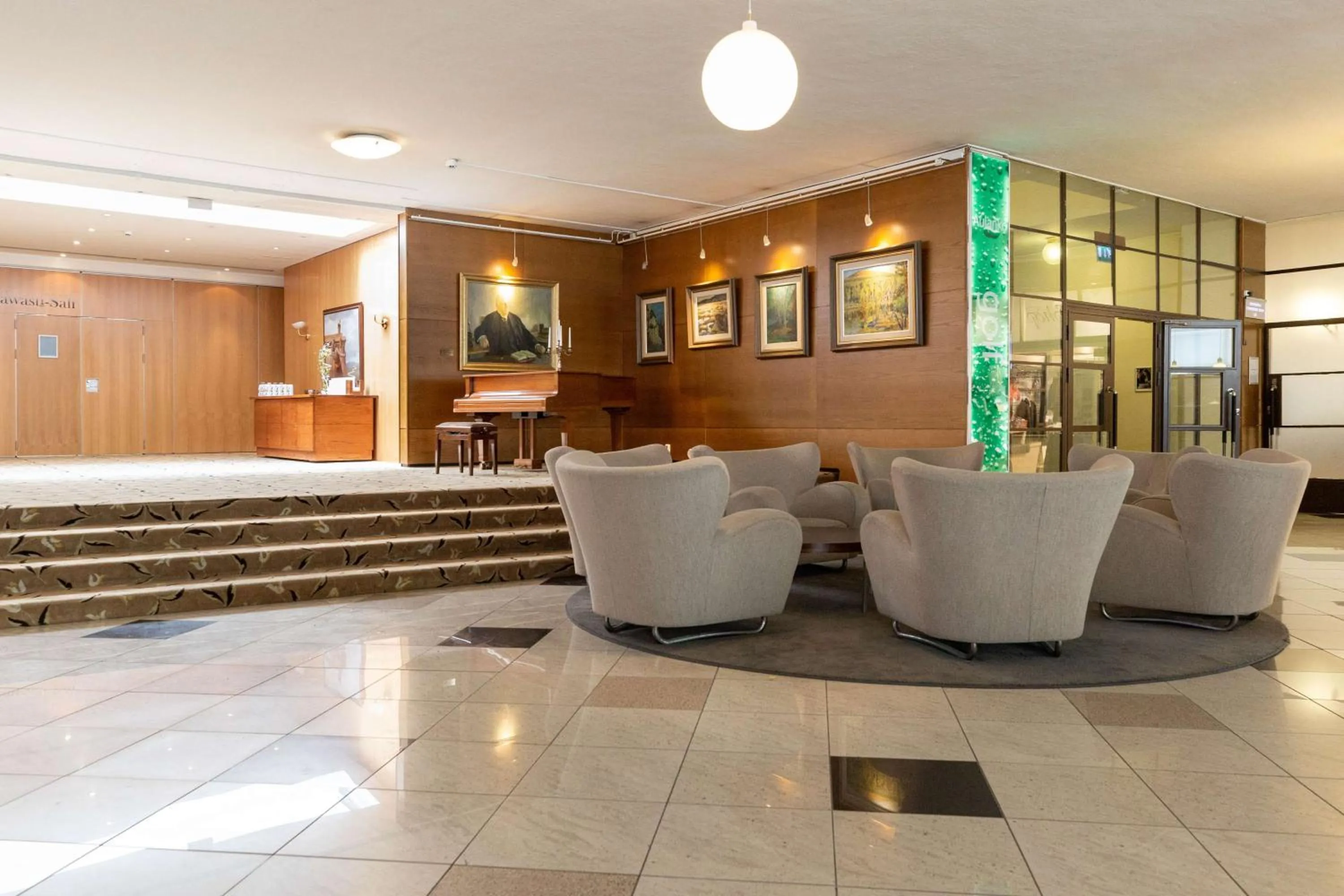 Lobby or reception in Scandic Aulanko