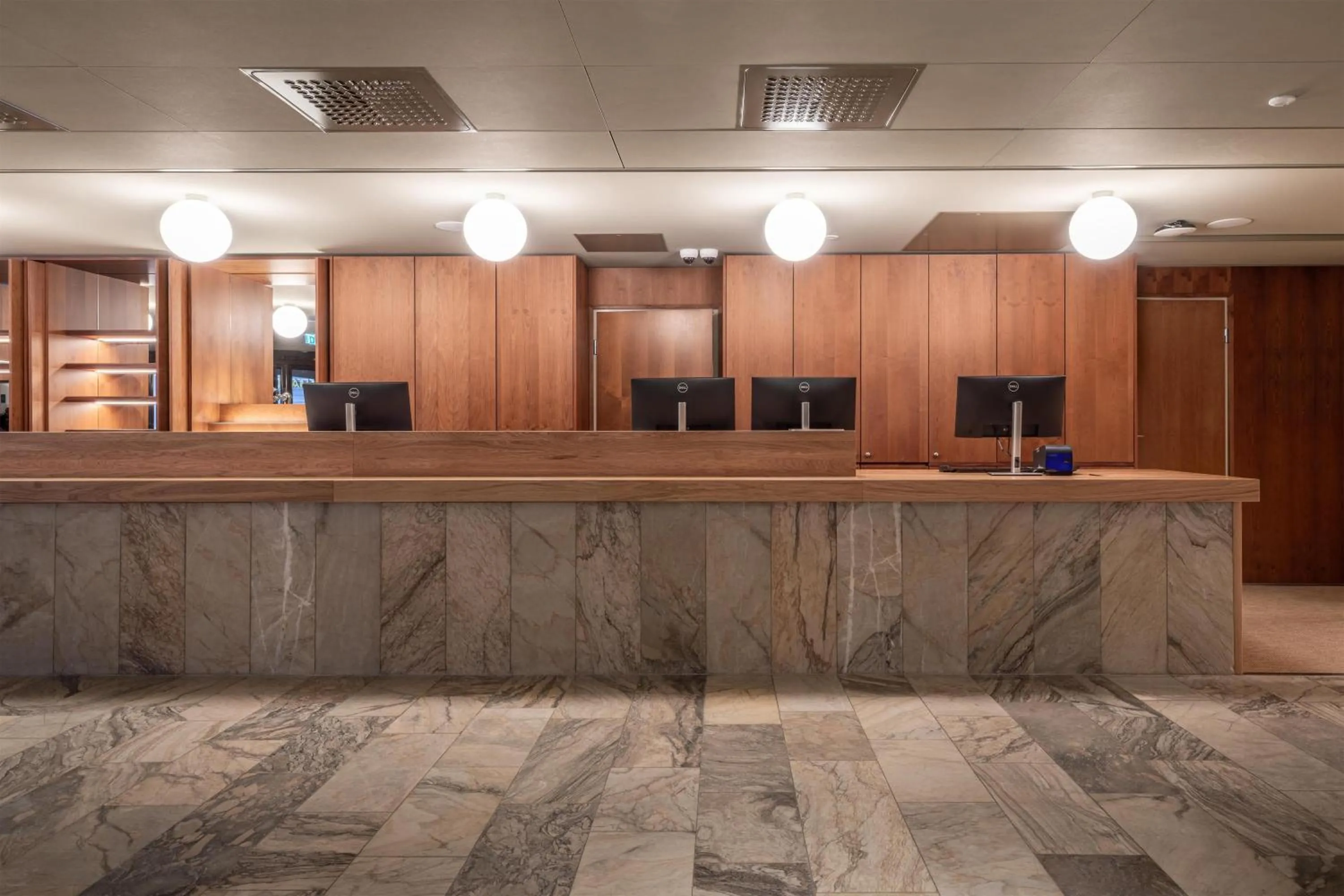 Lobby or reception in Scandic Pohjanhovi