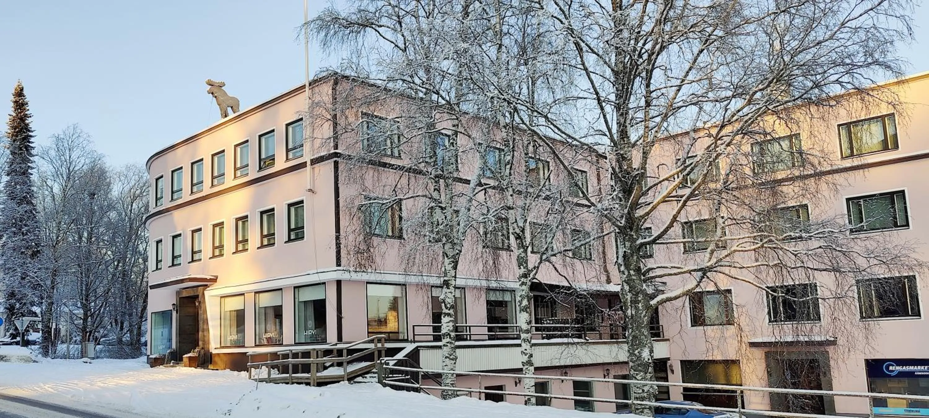 Property building in Hotel Hirvi