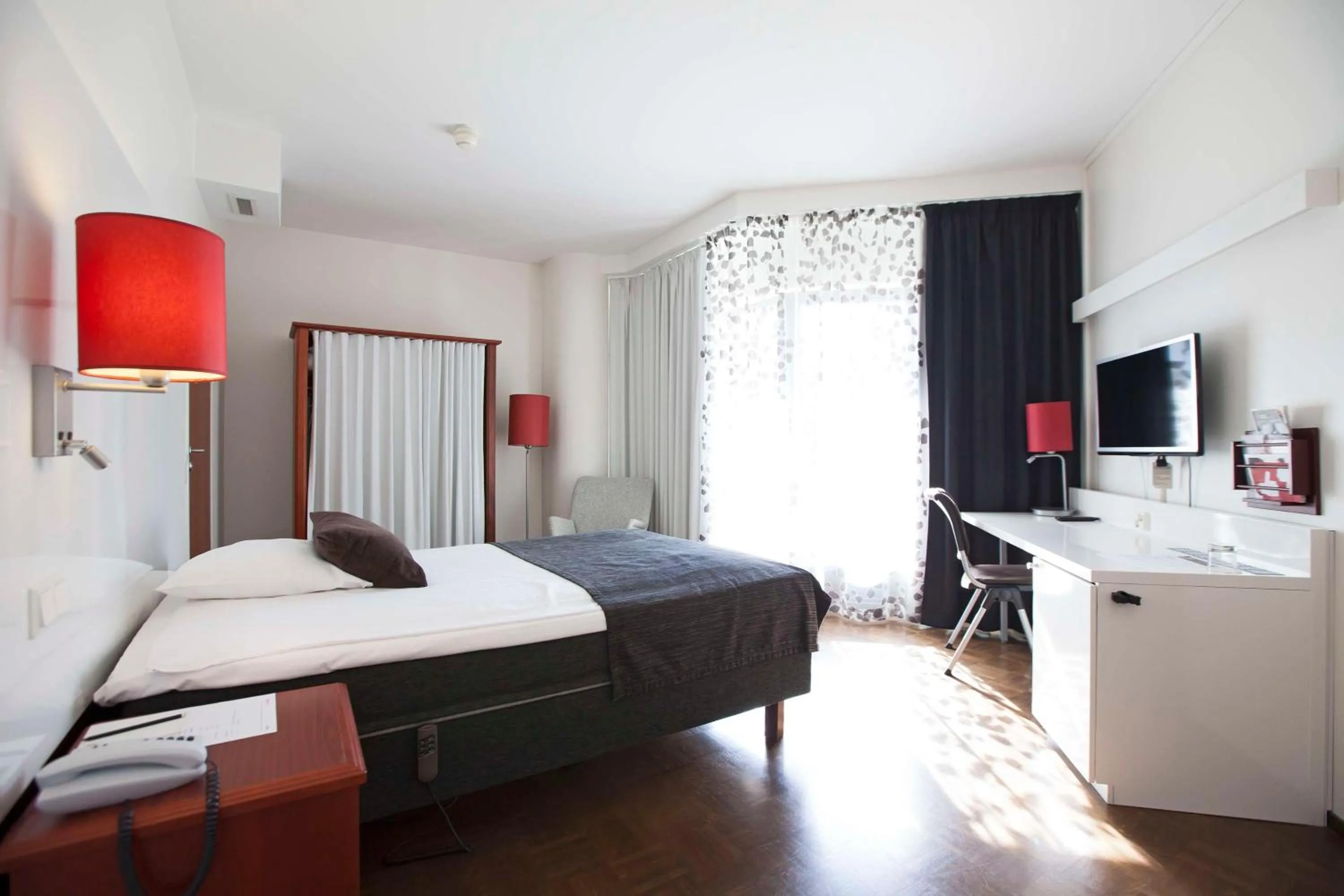 Bedroom, Bed in Scandic Patria