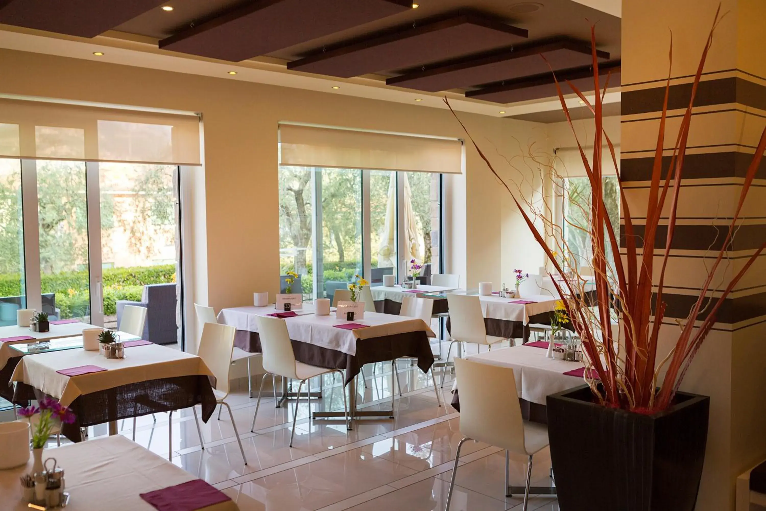 Lounge or bar, Restaurant/Places to Eat in Wellness Hotel Casa Barca (Adult Only)