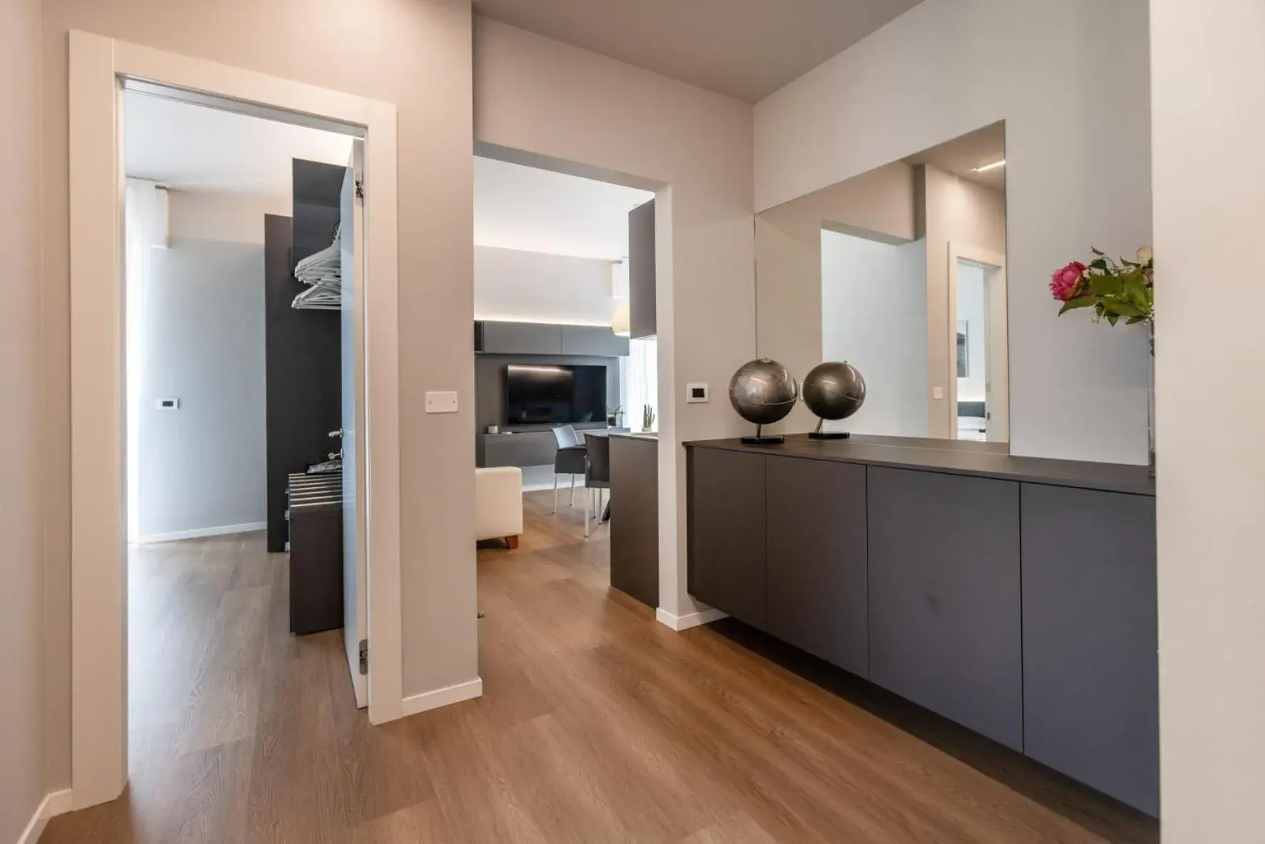 Dining area, Kitchen/Kitchenette in Wellness Hotel Casa Barca (Adult Only)