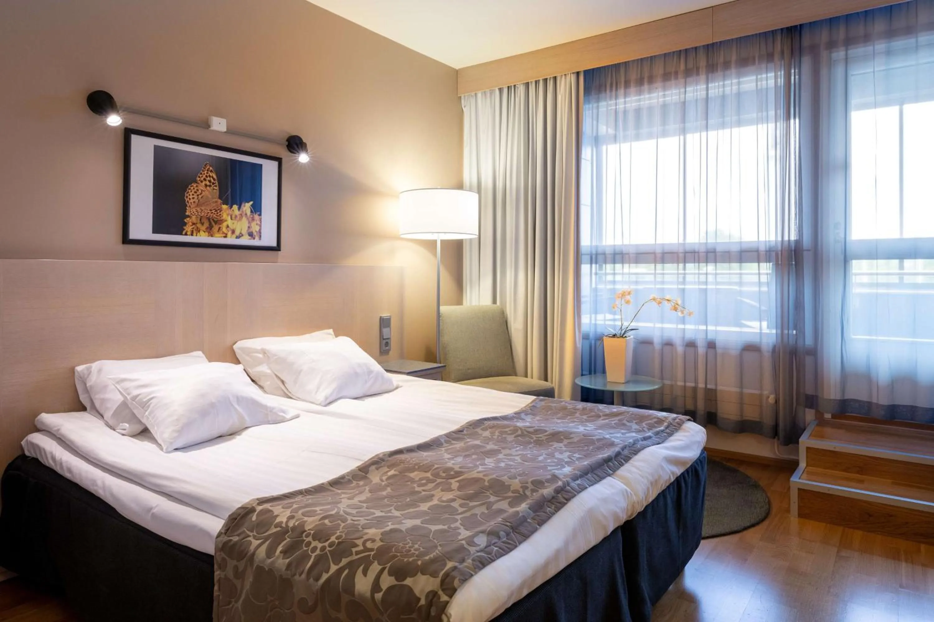 Bedroom, Bed in Scandic Seinäjoki