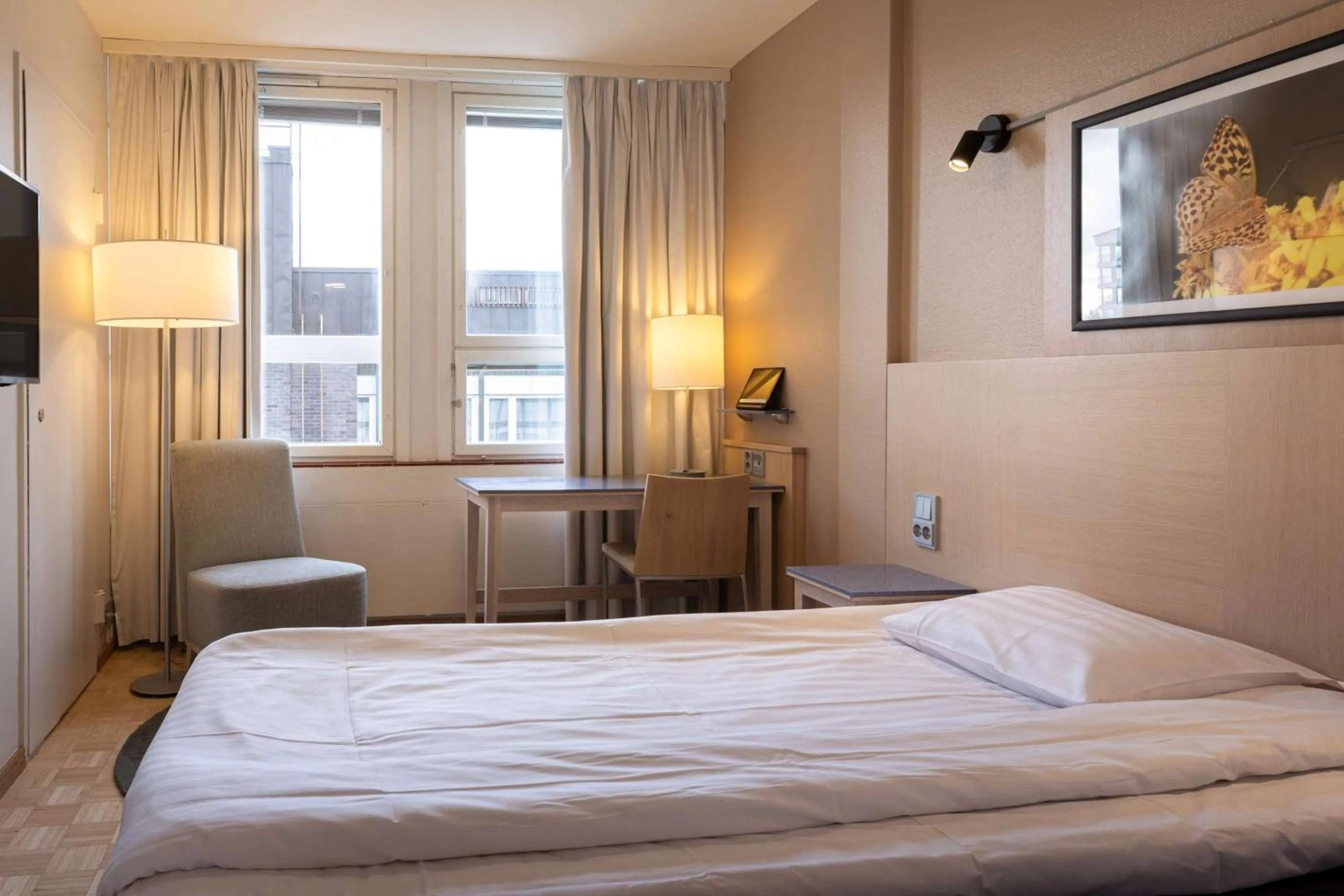 Bedroom, Bed in Scandic Seinäjoki