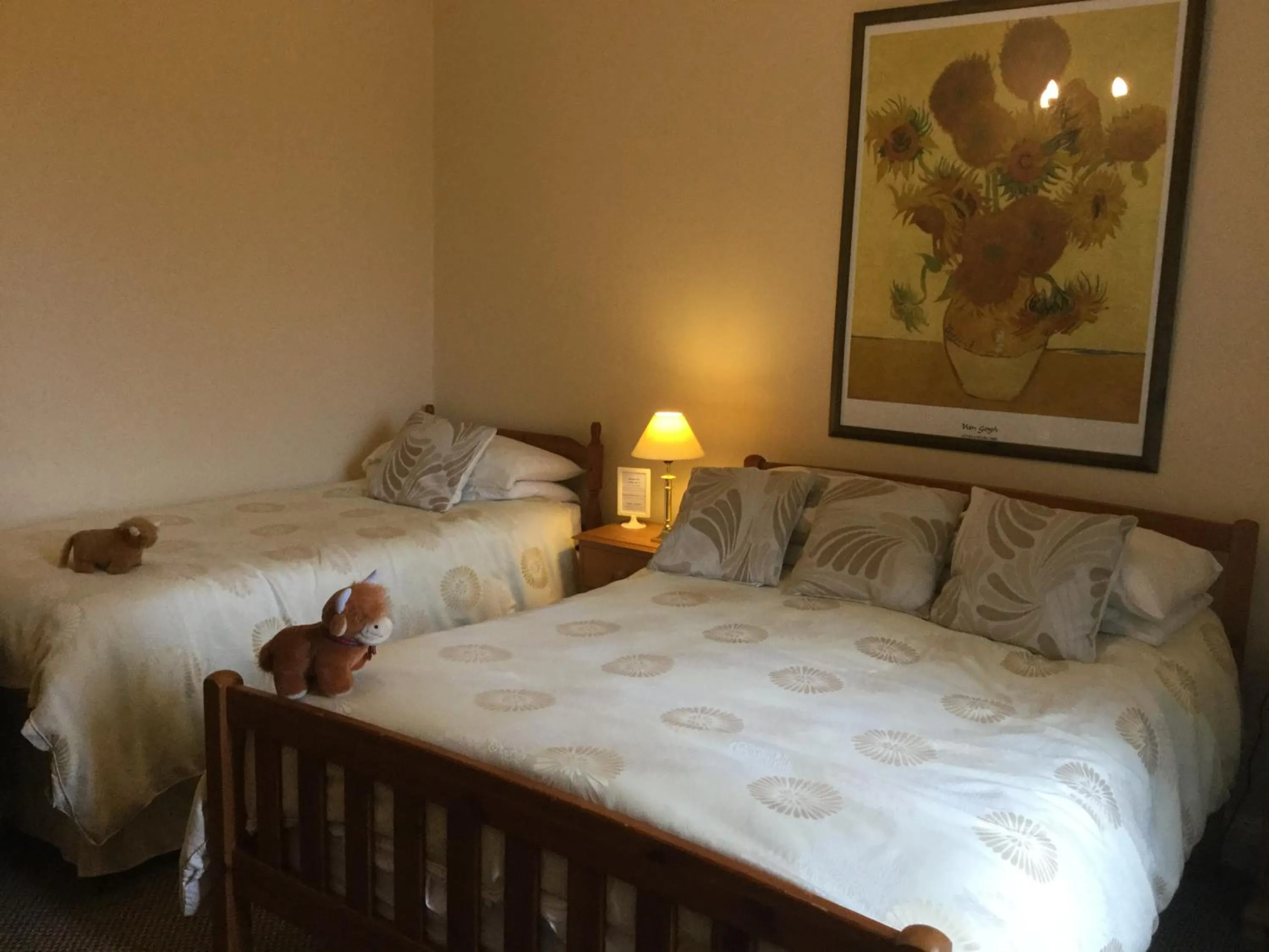 Bed in Inverlochy Villas (Adults Only)