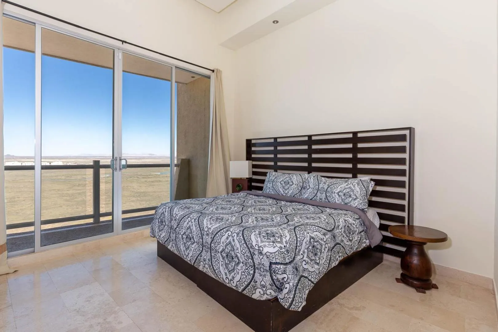 Photo of the whole room, Bed in Encanto Living Penthouse by Kivoya