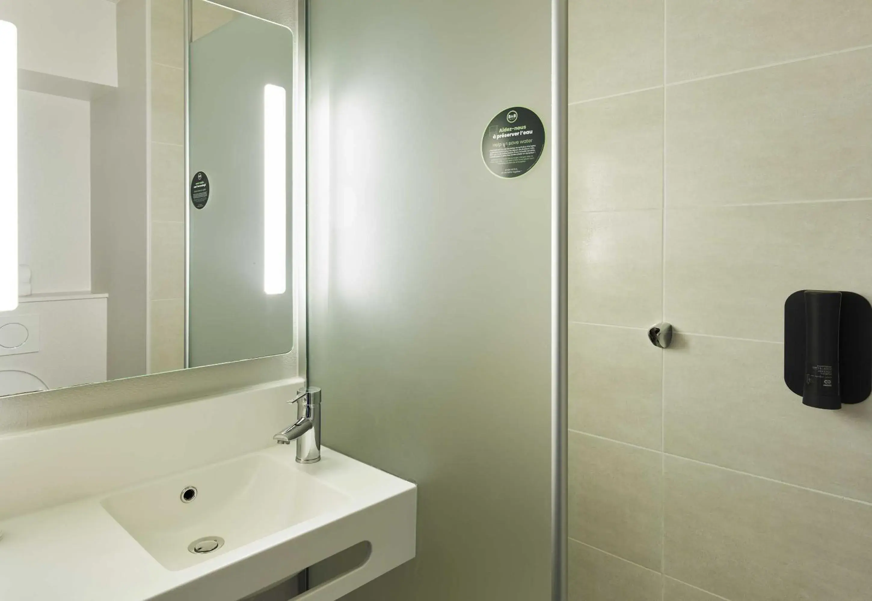Twin Room in B&B HOTEL Paris Est Bobigny Université Twin Room in B&B HOTEL Paris Est Bobigny Université