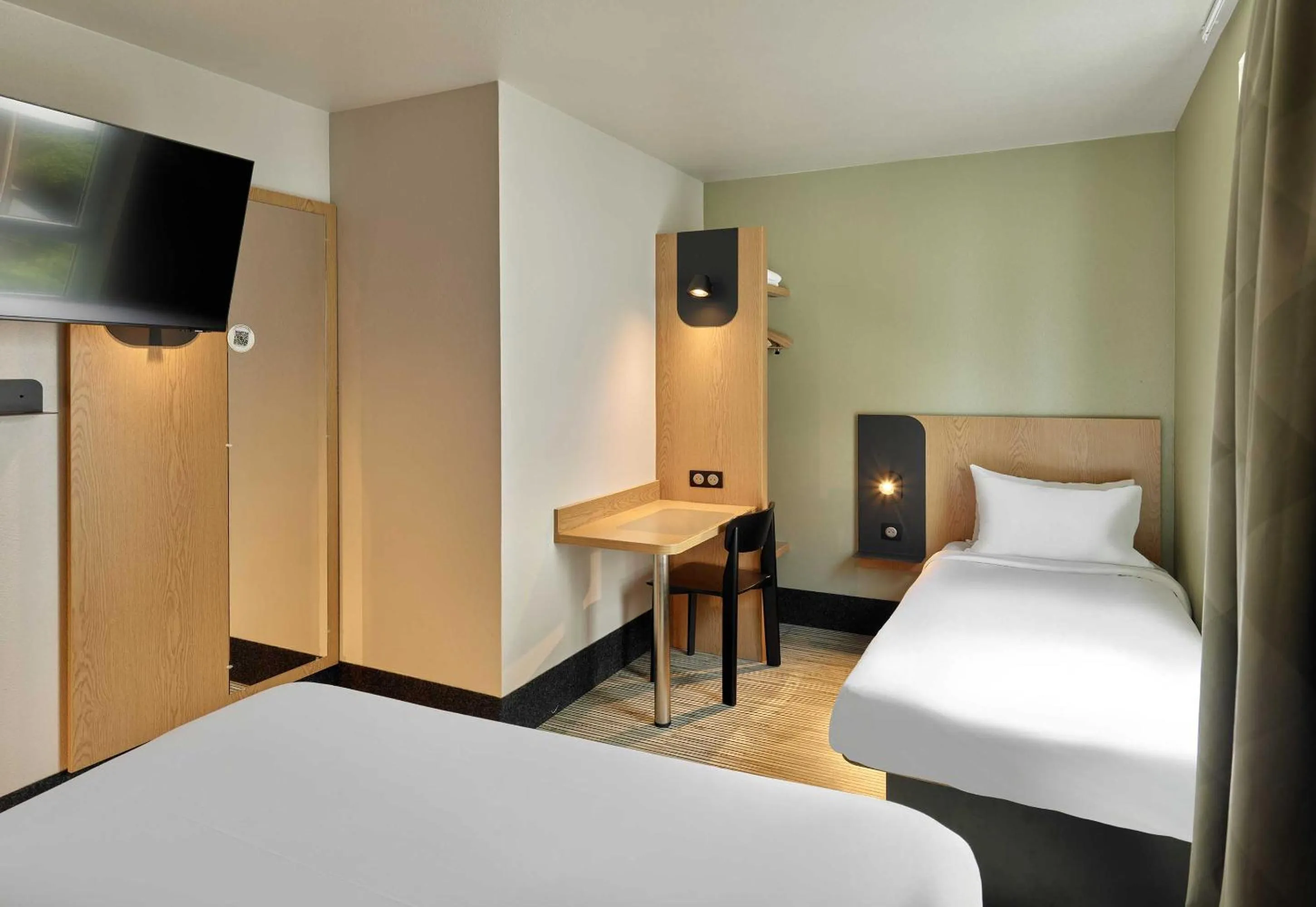 Bedroom, Bed in B&B HOTEL Paris Est Bobigny Université