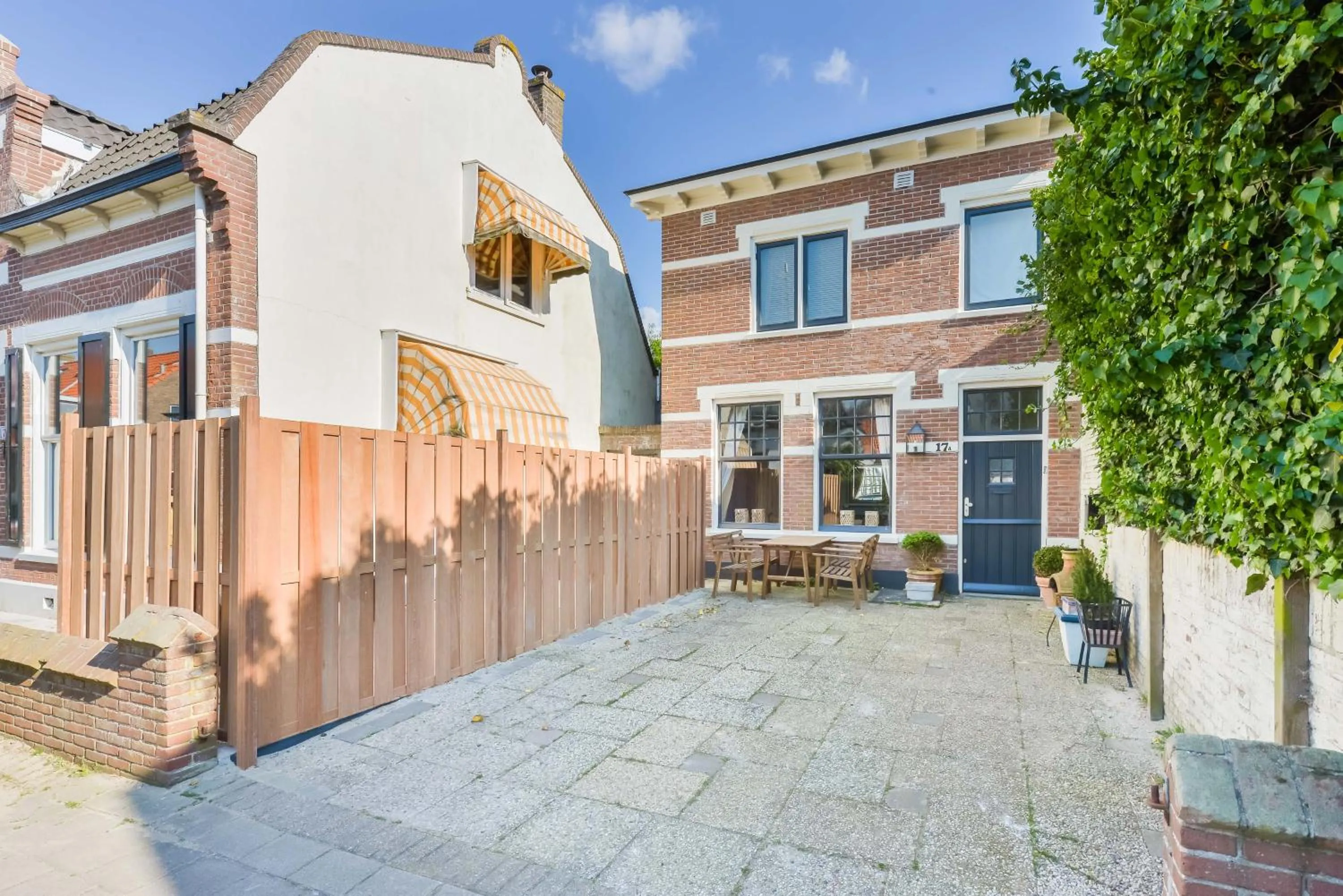 Property building in Cute Beach House Zandvoort