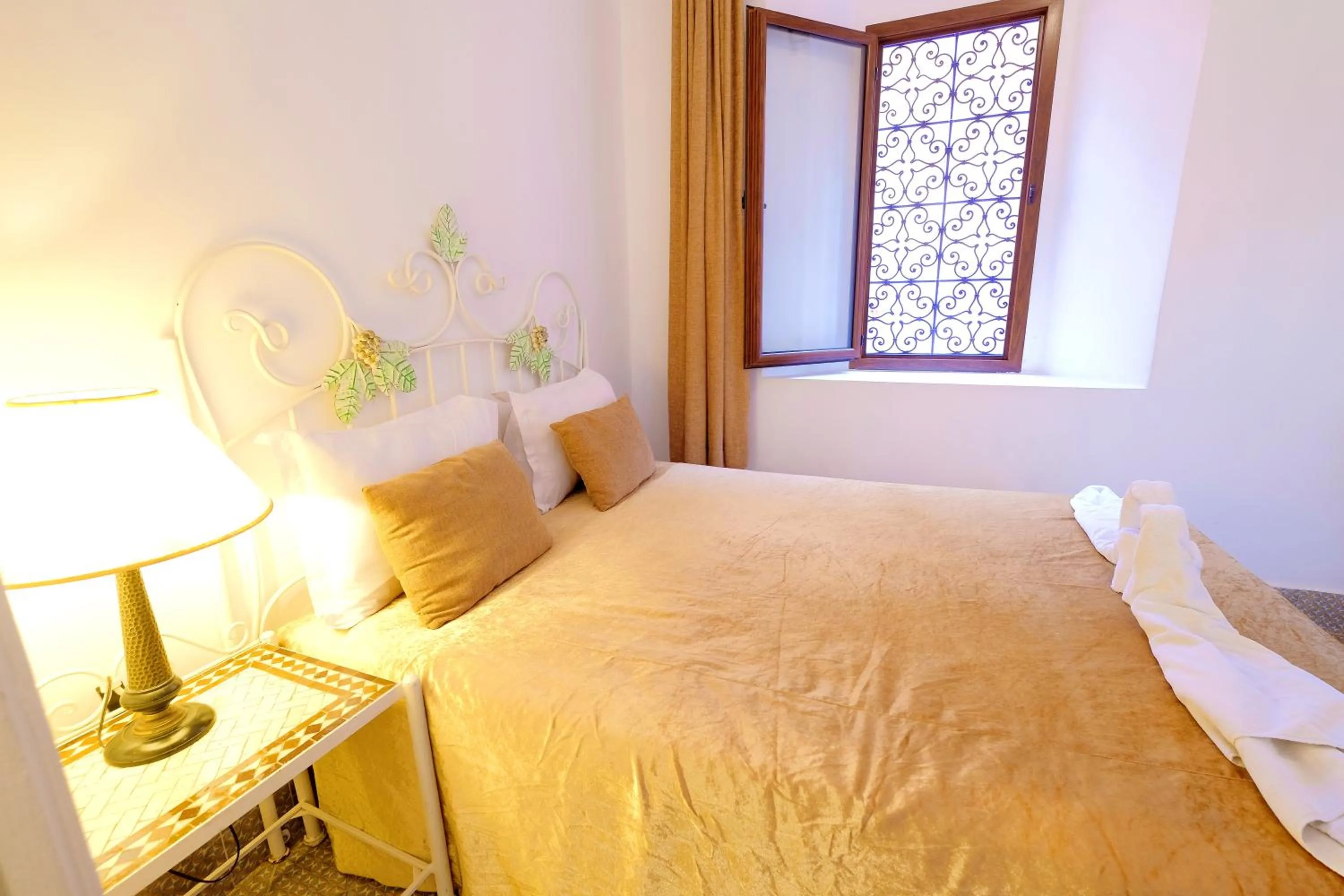 Property building, Bed in Riad Hôtel Essaouira