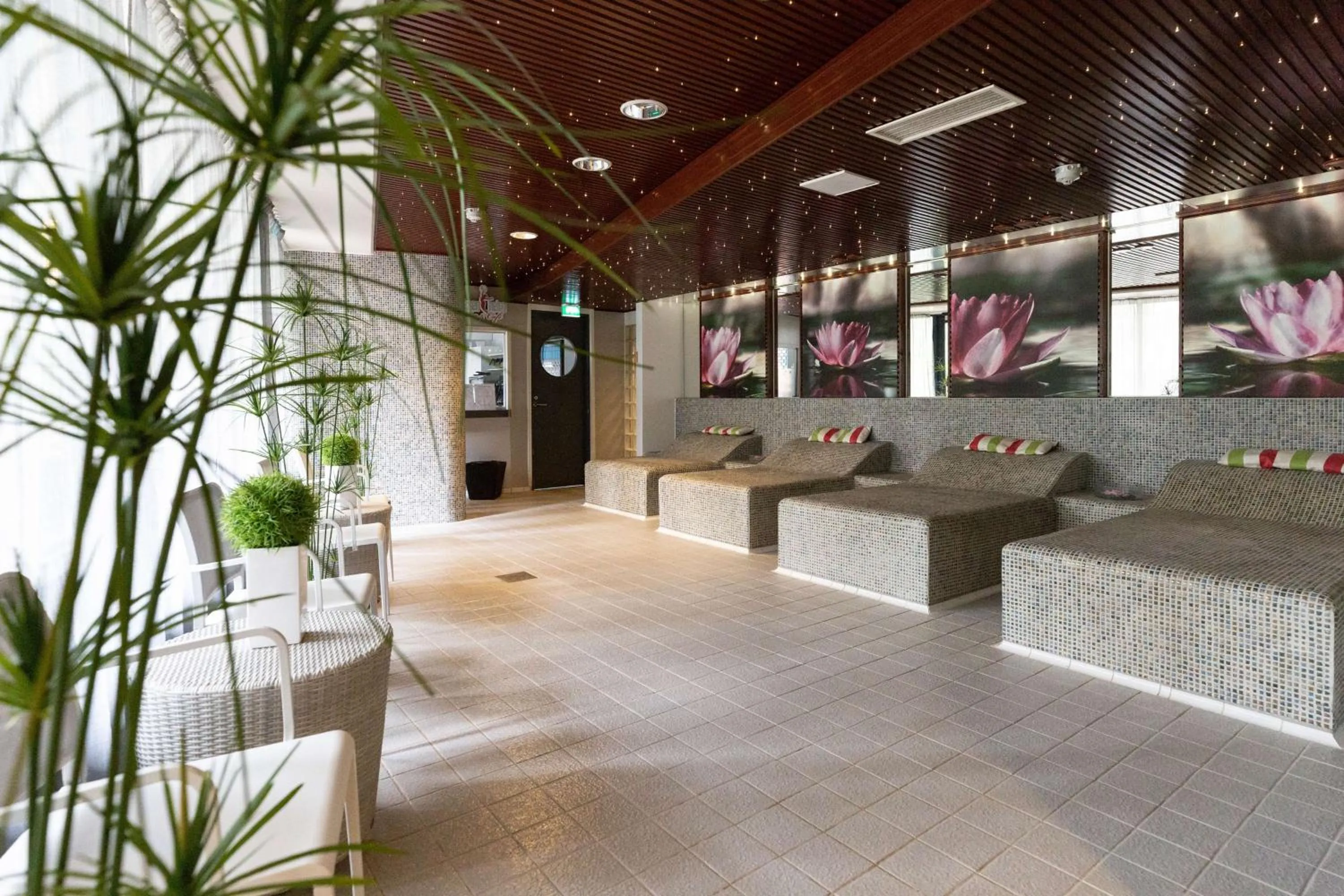 Pool view in Imatran Valtionhotelli