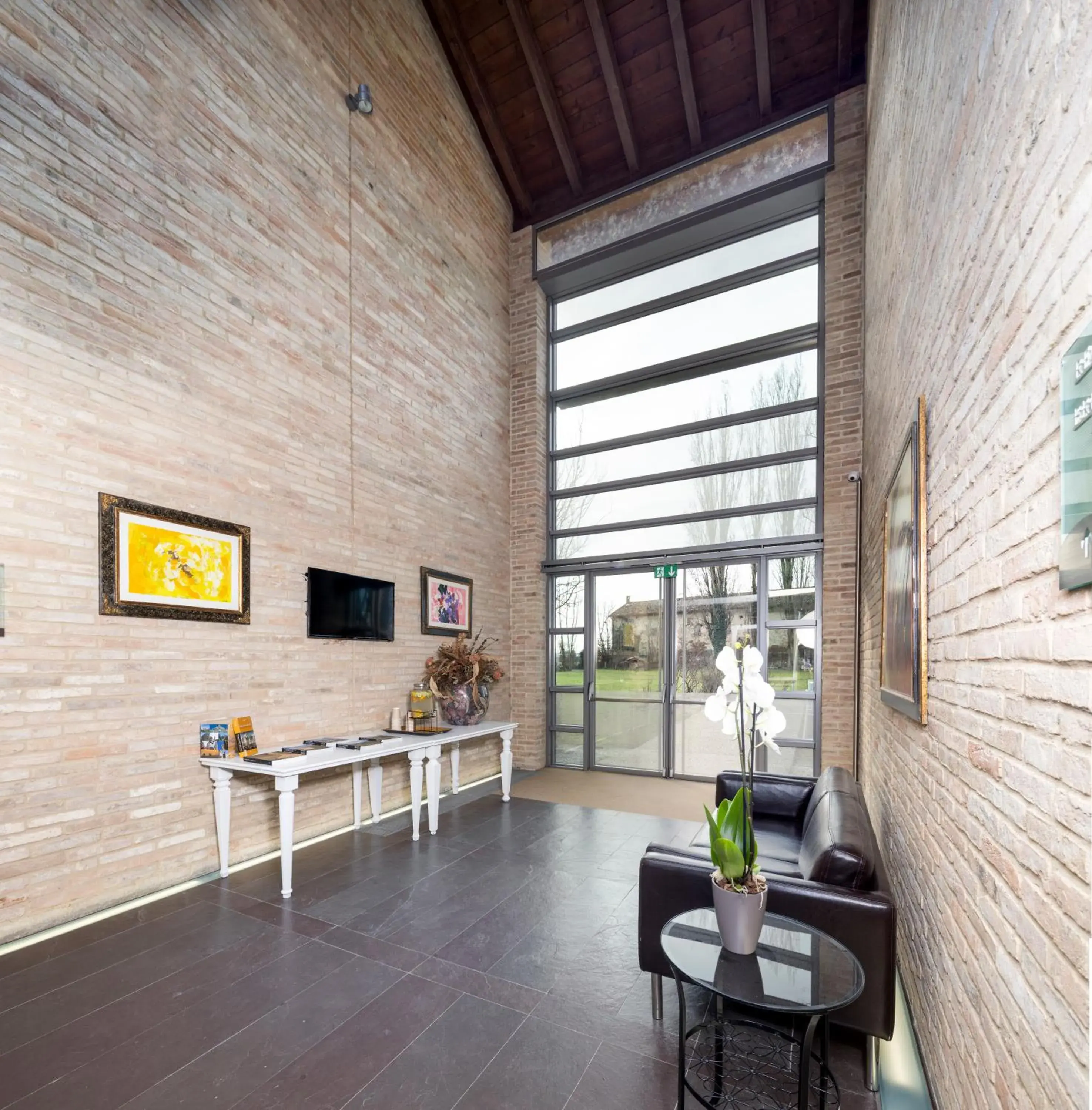 Facade/entrance in Best Western Hotel Green City Facade/entrance in Best Western Hotel Green City