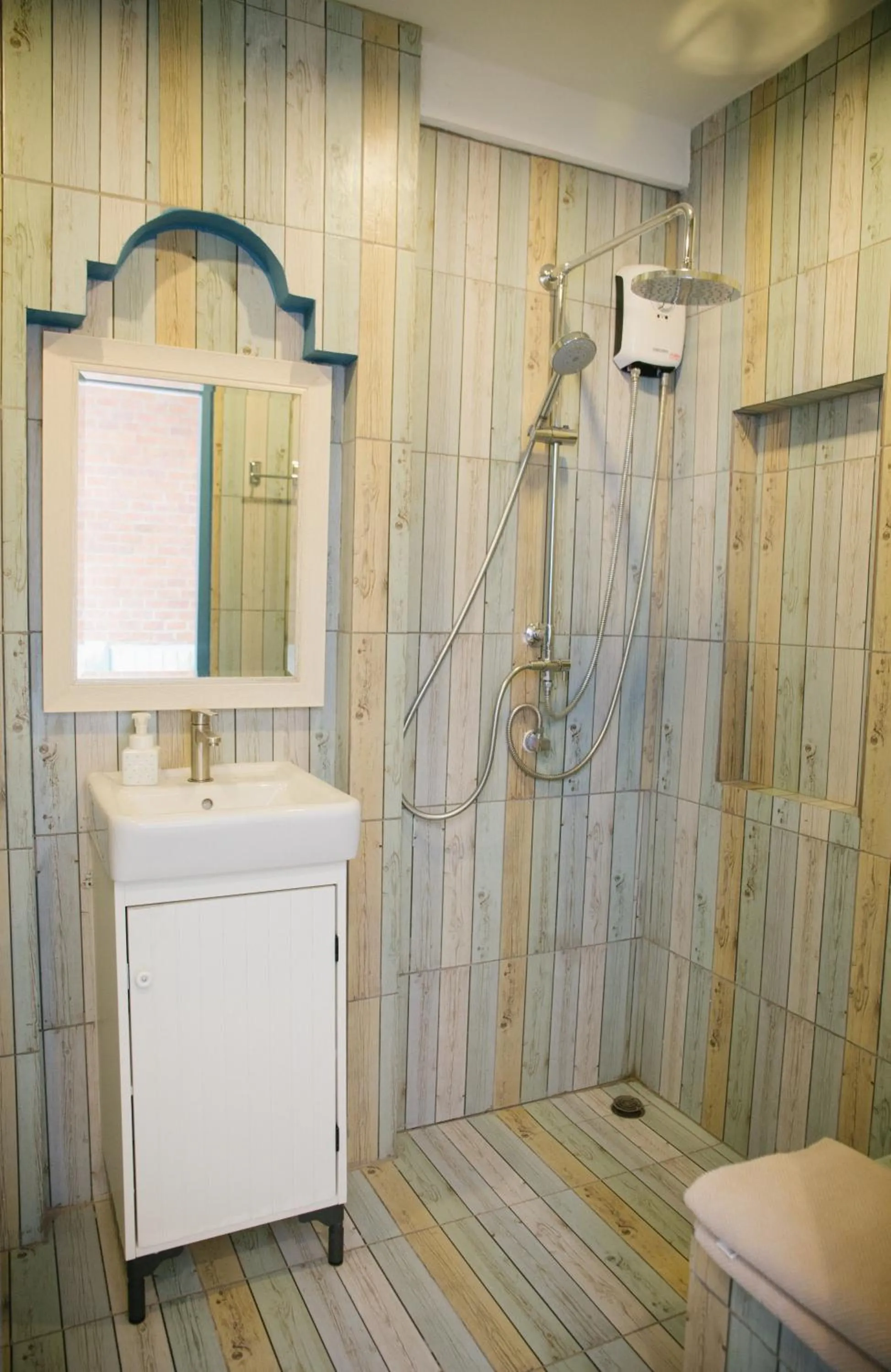 Shower in fio's house by the sea