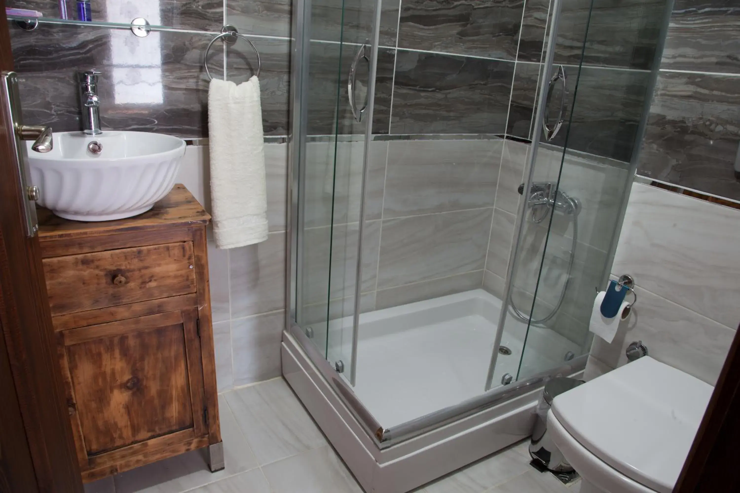 Standard Double Room with Two Beds in Lal Hotel Bursa Standard Double Room with Two Beds in Lal Hotel Bursa