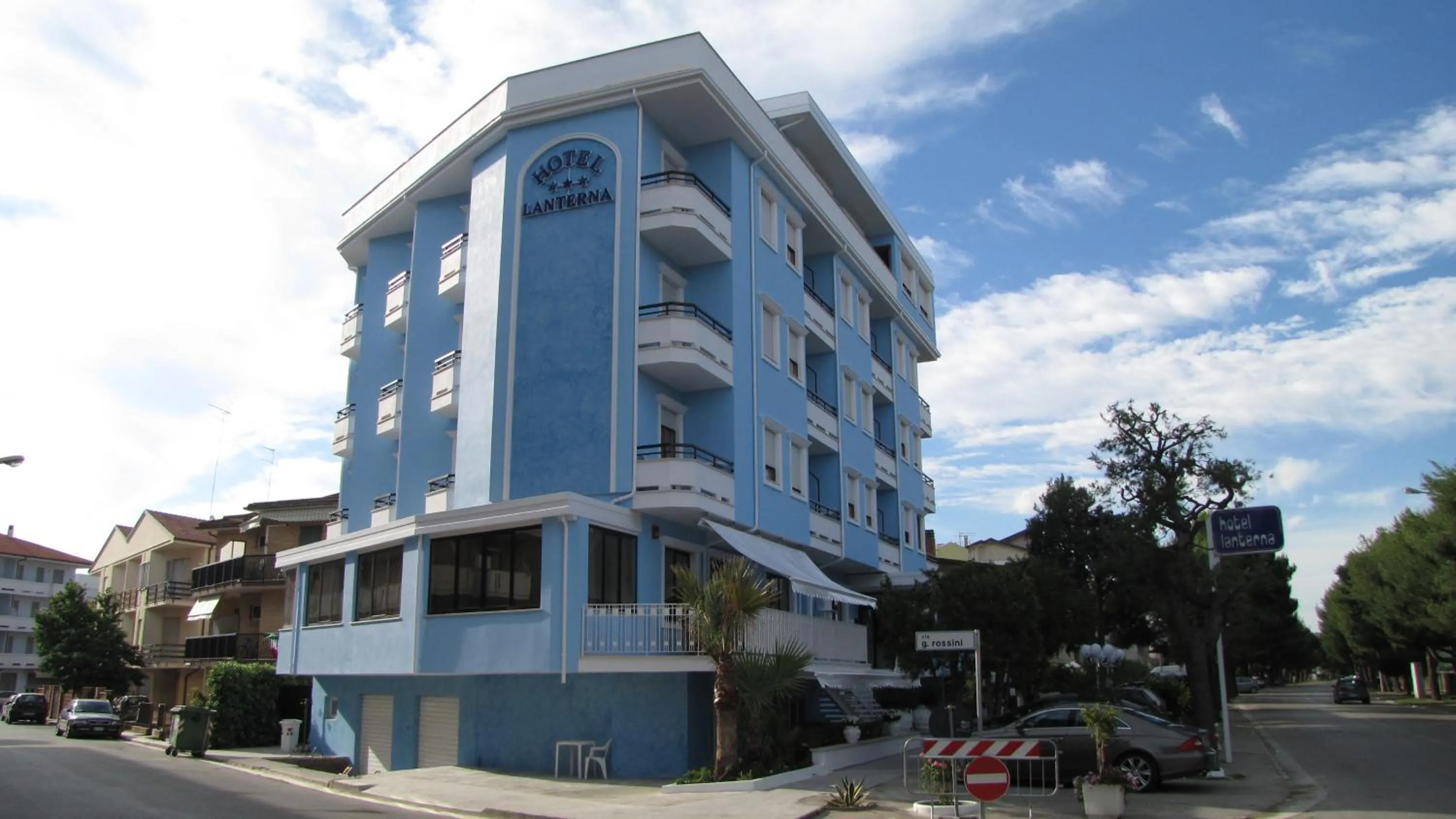 Facade/entrance in Hotel Lanterna