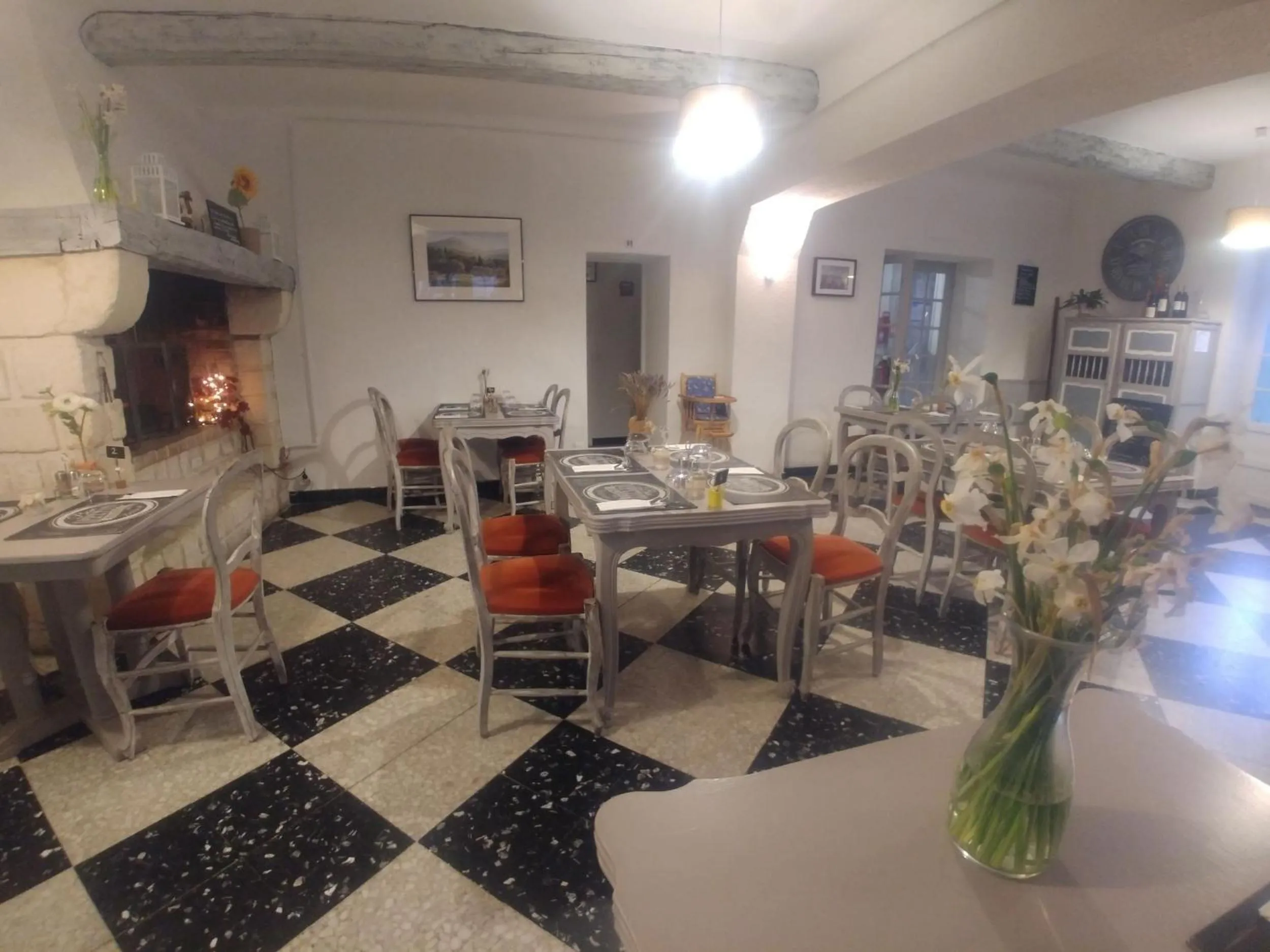 Restaurant/places to eat in L'Aiguebelle