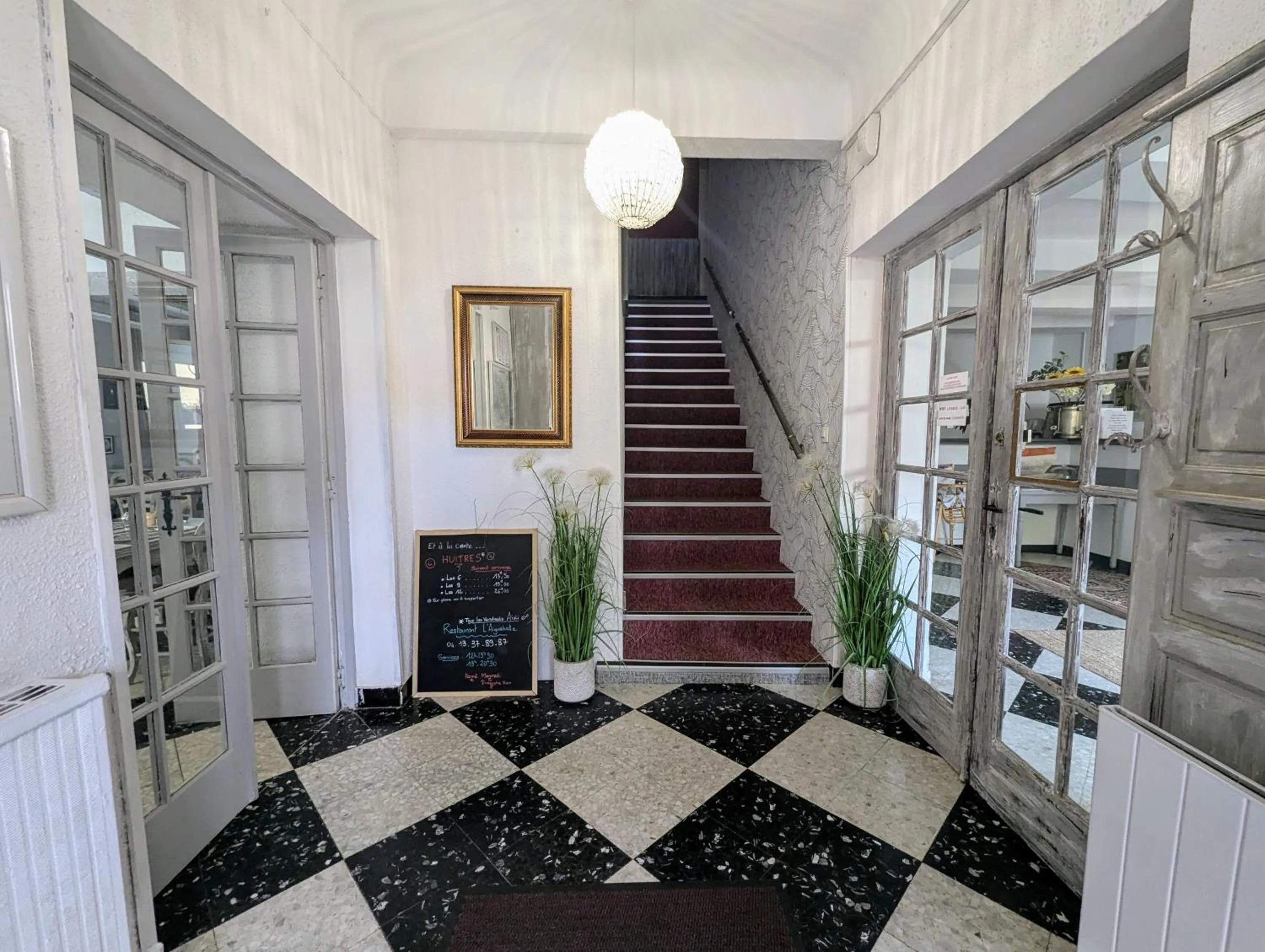 Facade/entrance in L'Aiguebelle