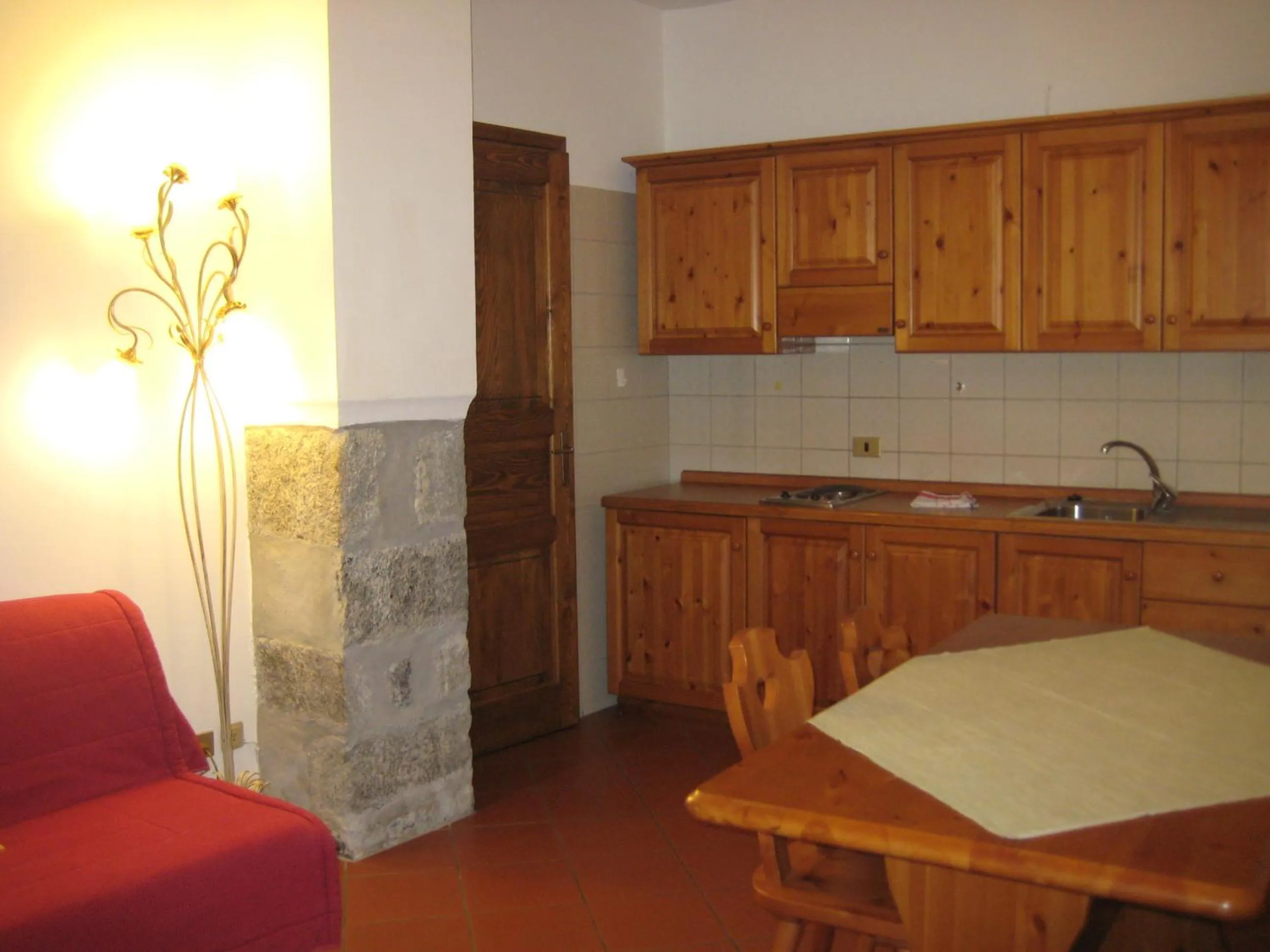 Kitchen or kitchenette in Casa Cannobio