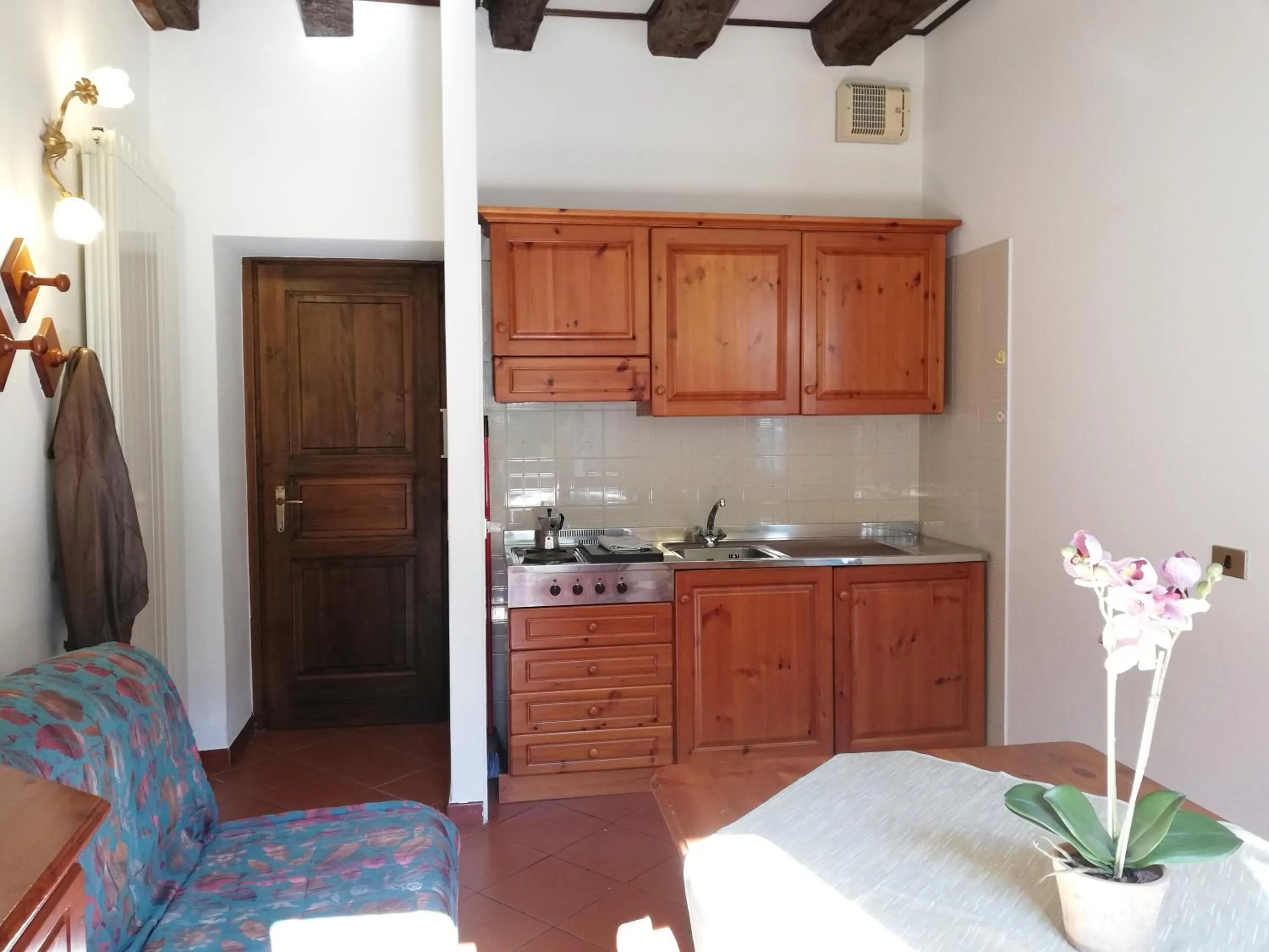 Kitchen or kitchenette in Casa Cannobio