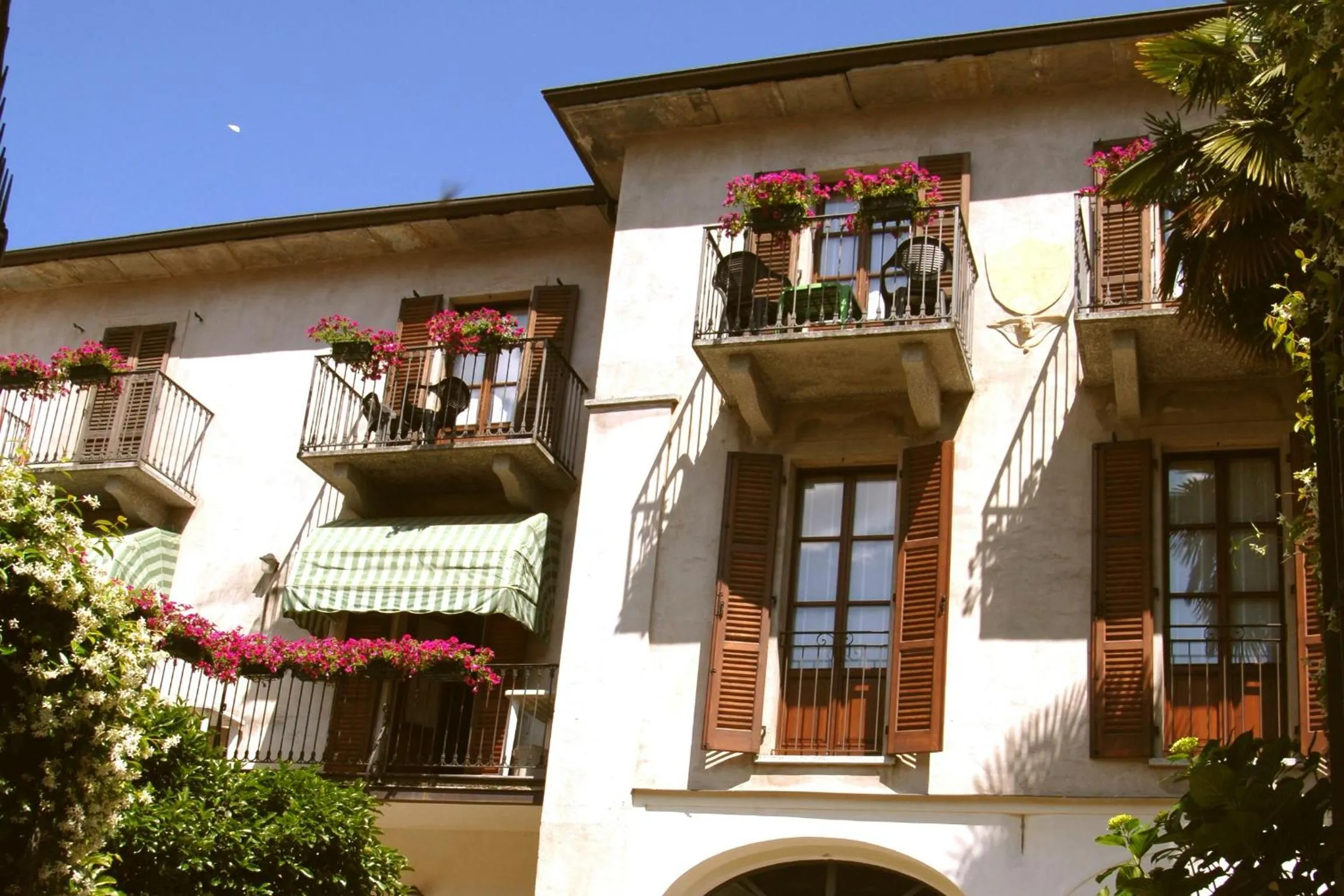 Facade/entrance in Casa Cannobio
