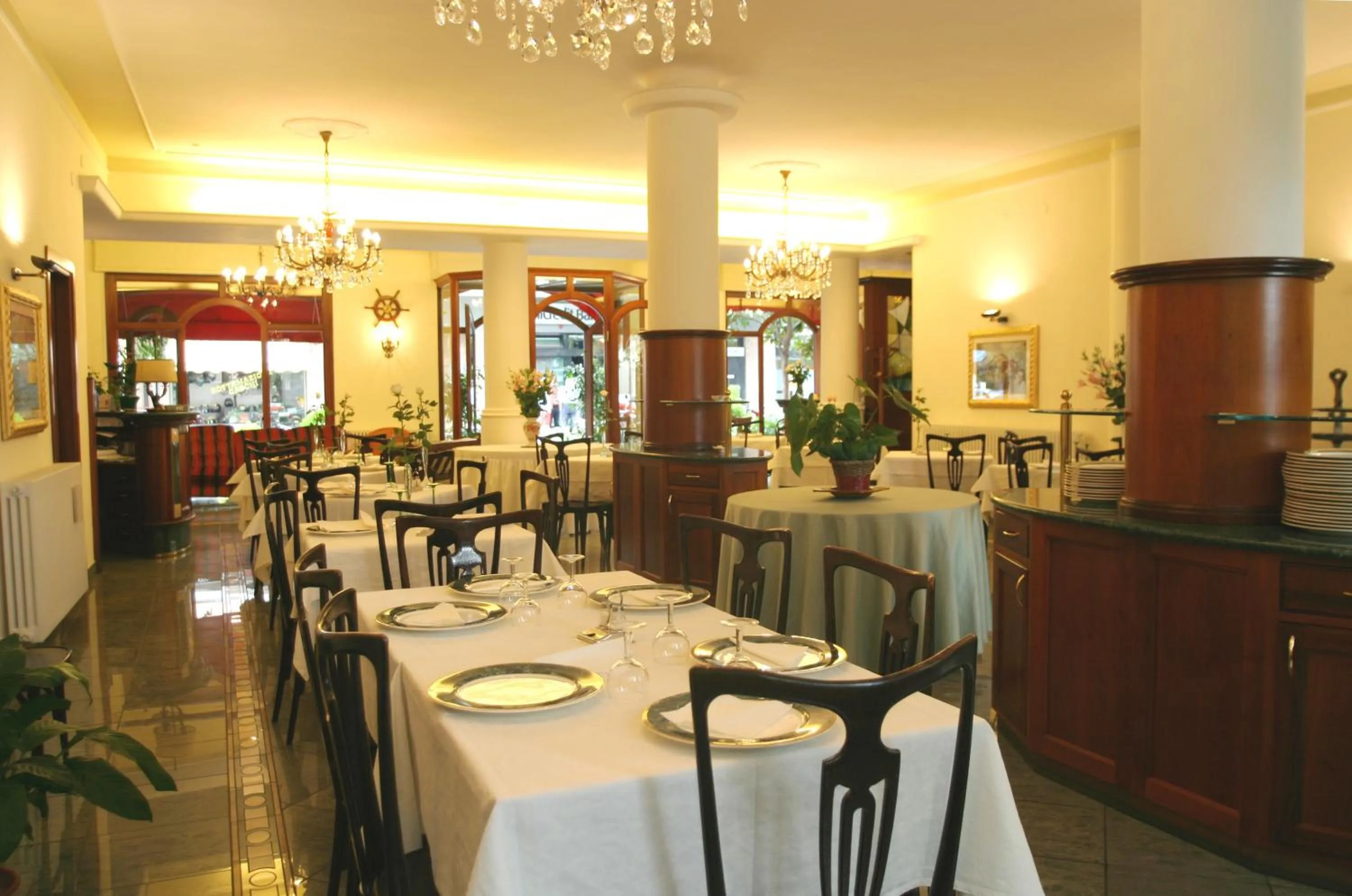 Lounge or bar in Hotel Pescetto