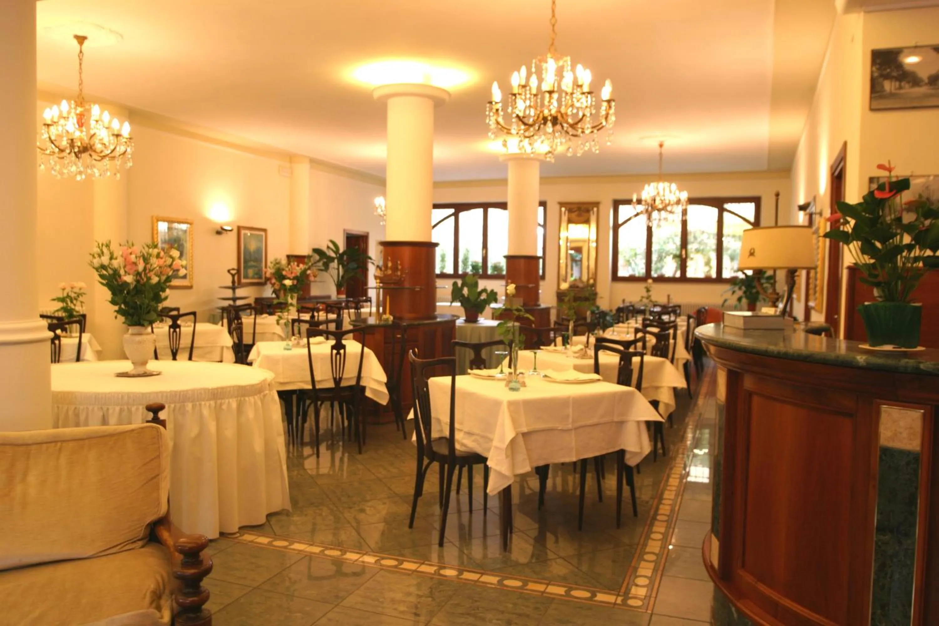 Lounge or bar in Hotel Pescetto