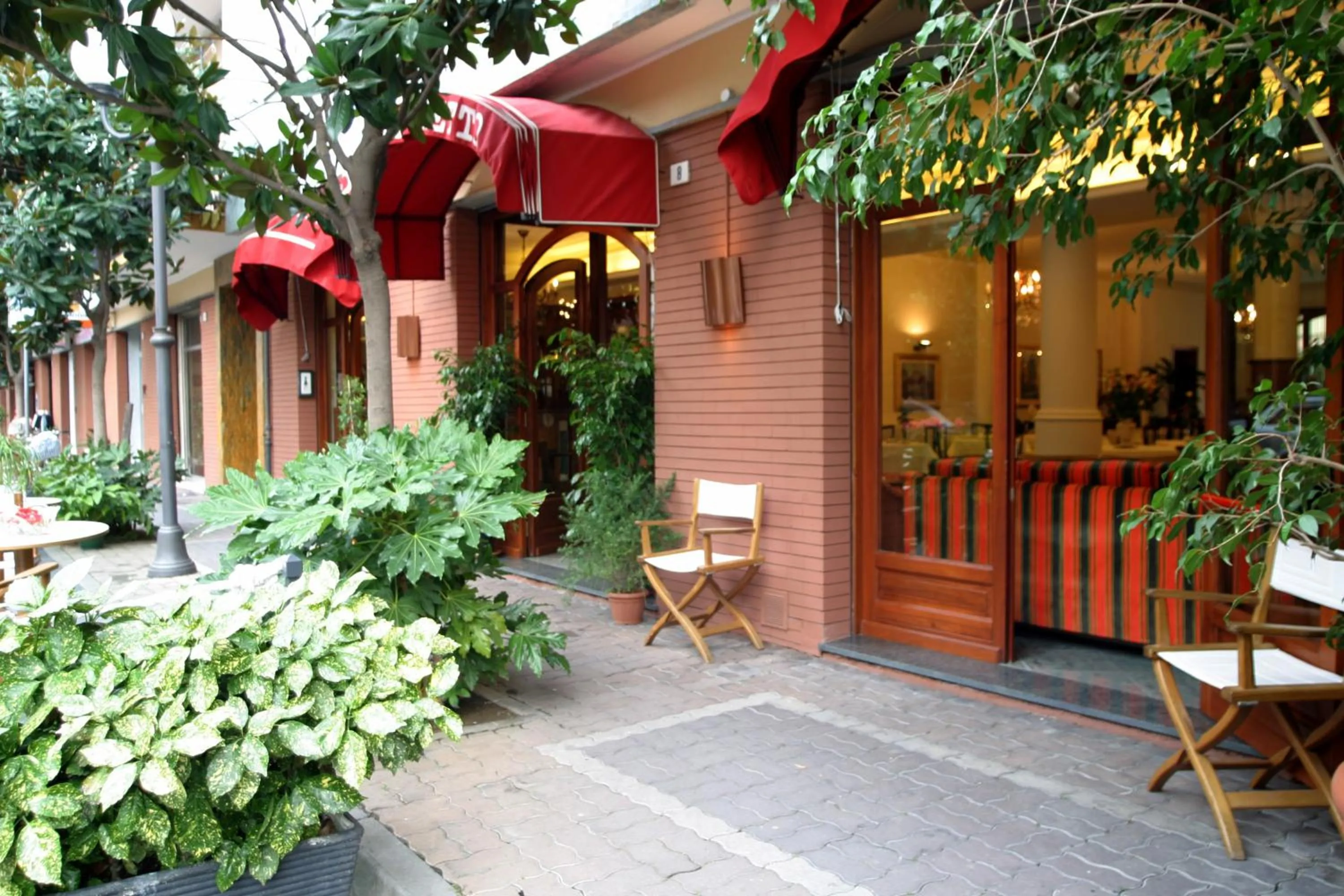 Facade/entrance in Hotel Pescetto