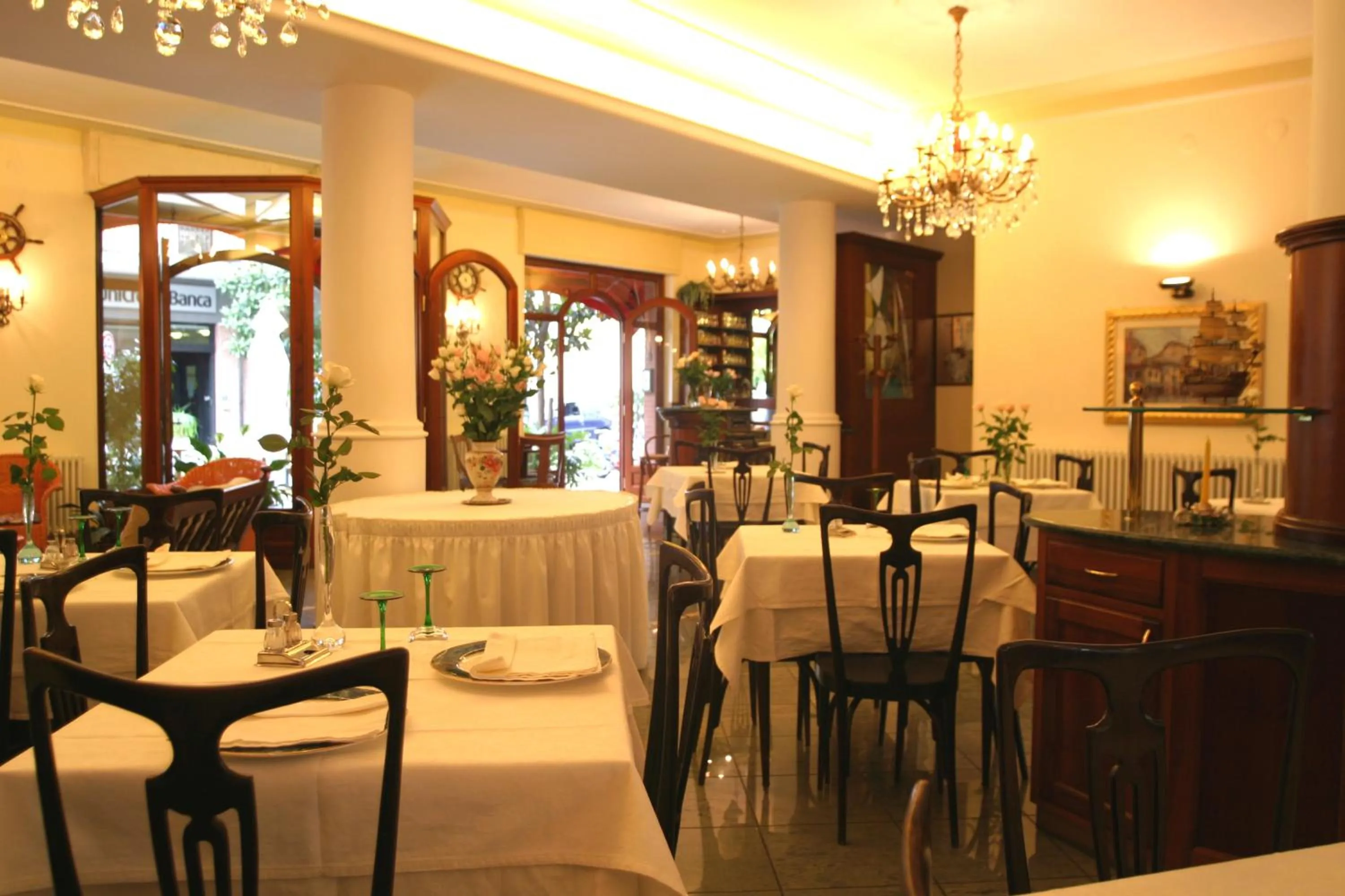 Lounge or bar in Hotel Pescetto