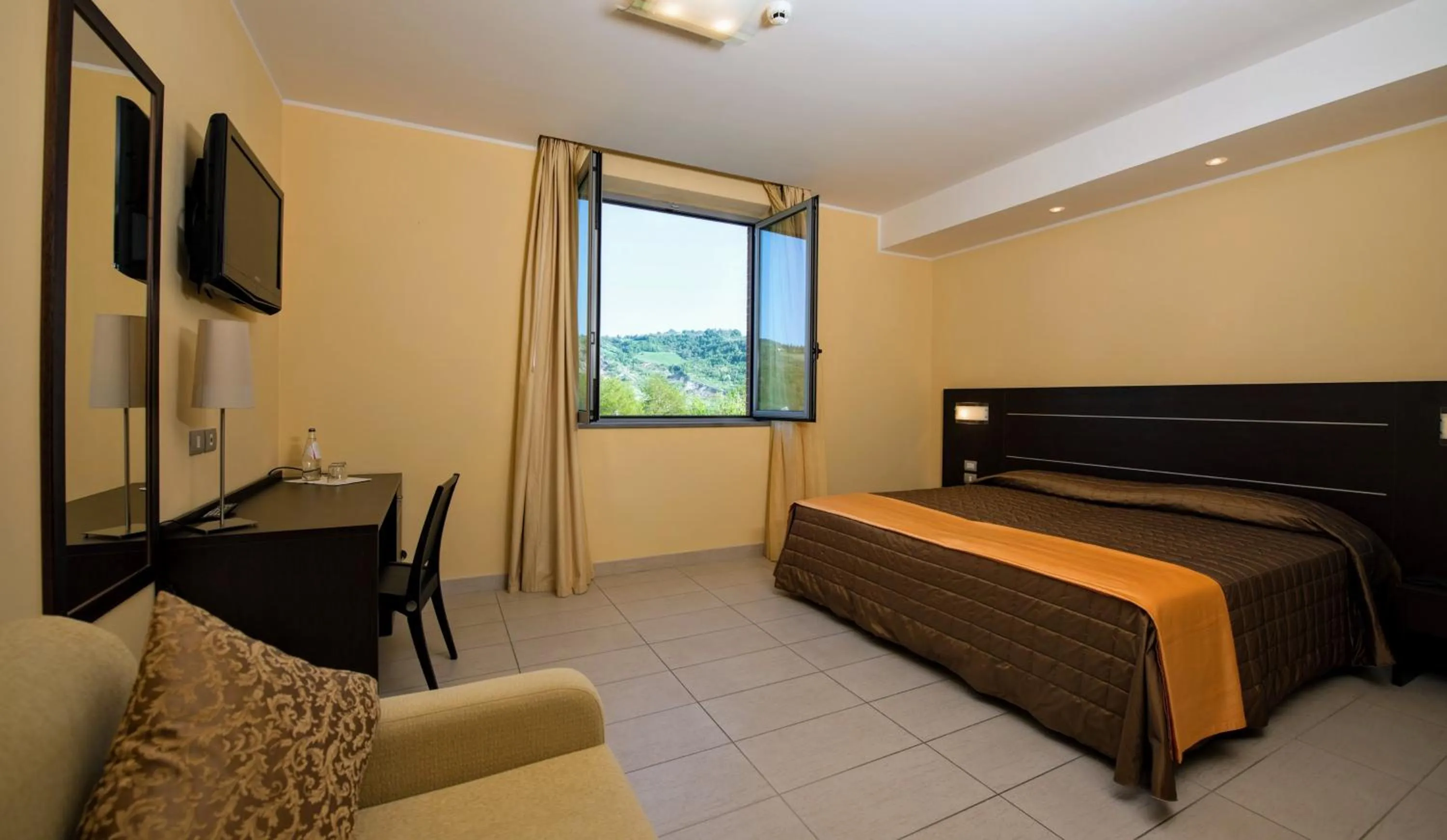 Photo of the whole room, Bed in Hotel Letizià