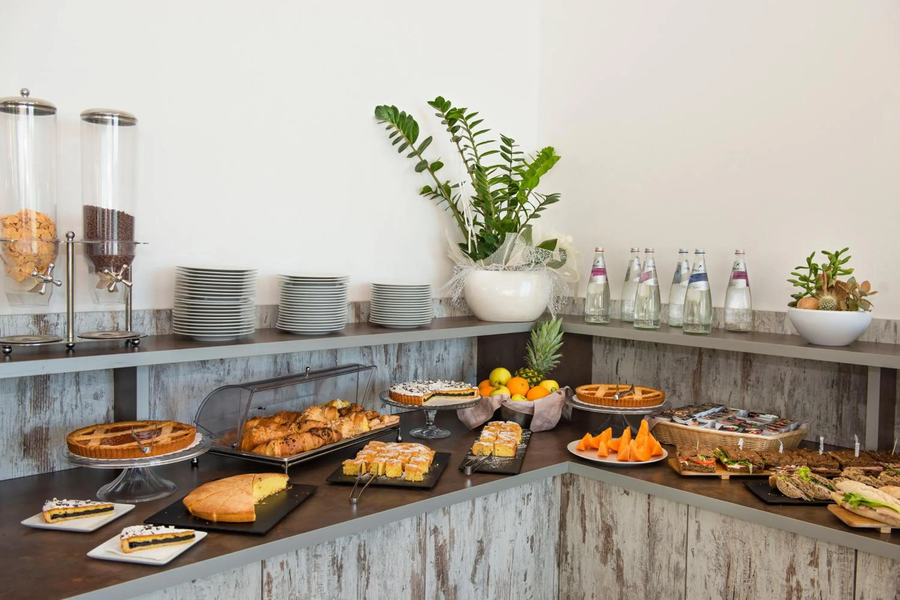 Breakfast in Hotel Letizià