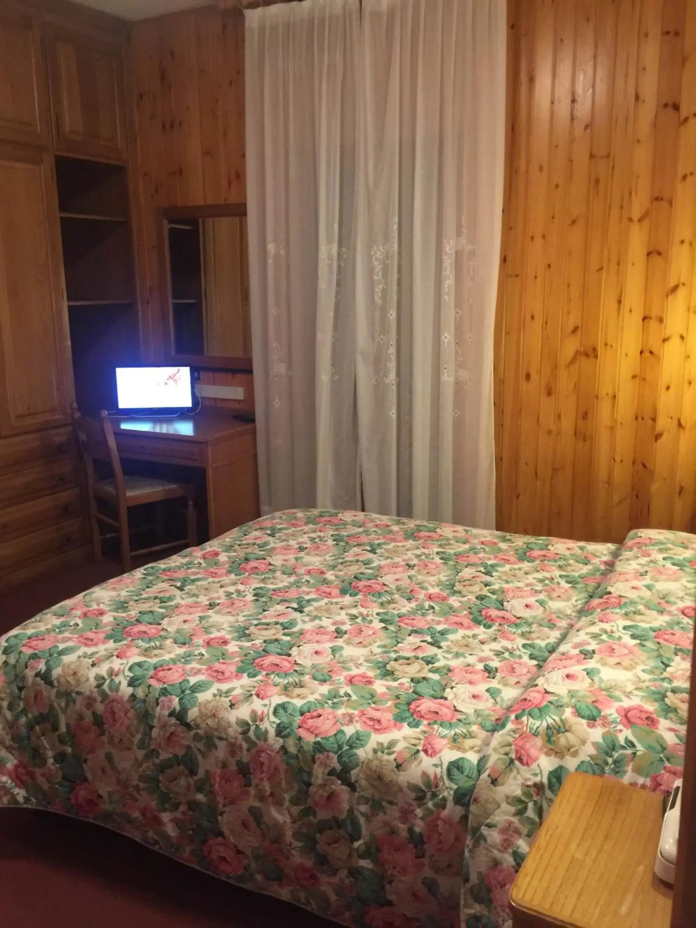 Economy Triple Room in Val Del Rio Economy Triple Room in Val Del Rio