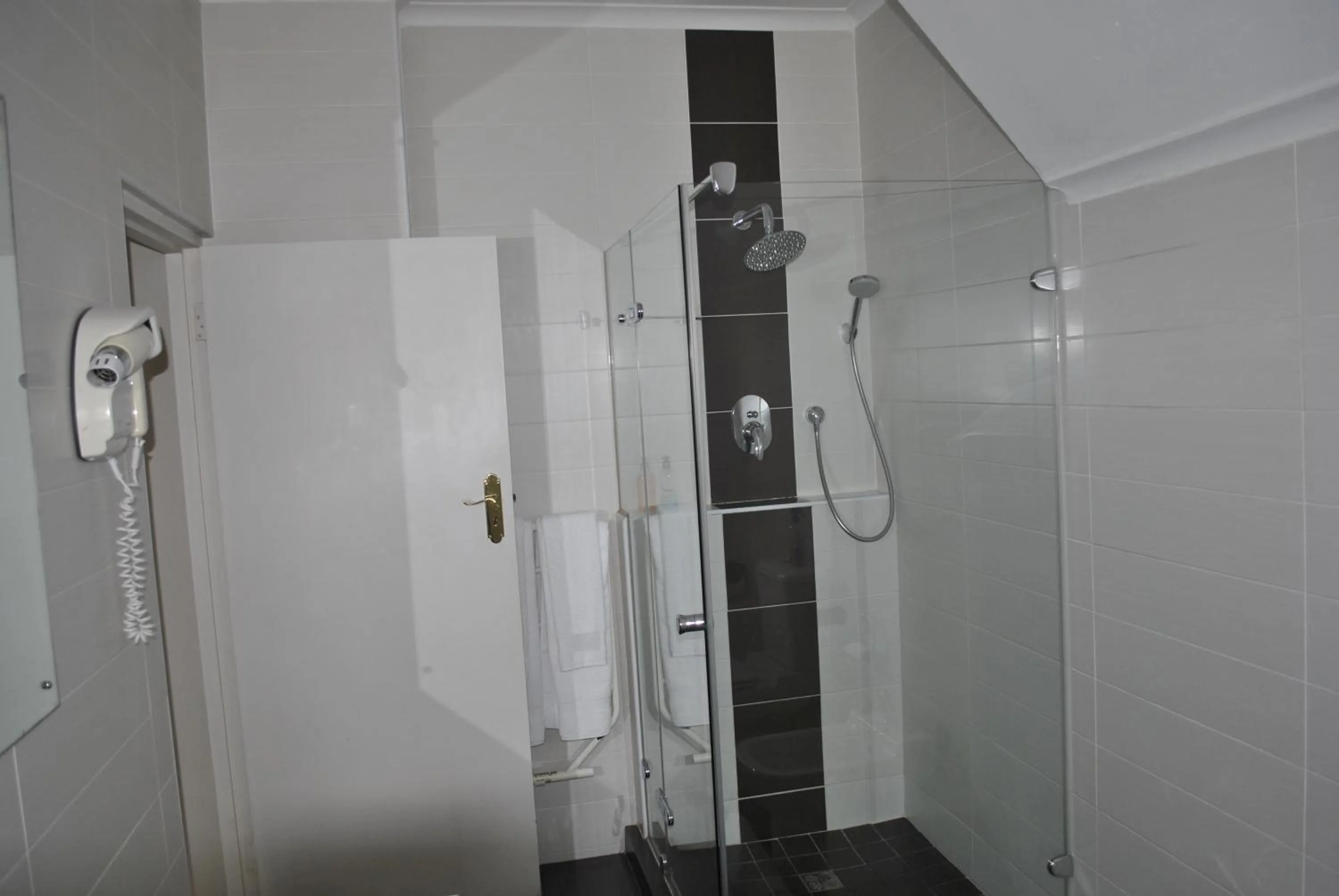 Bathroom in Cotswold House