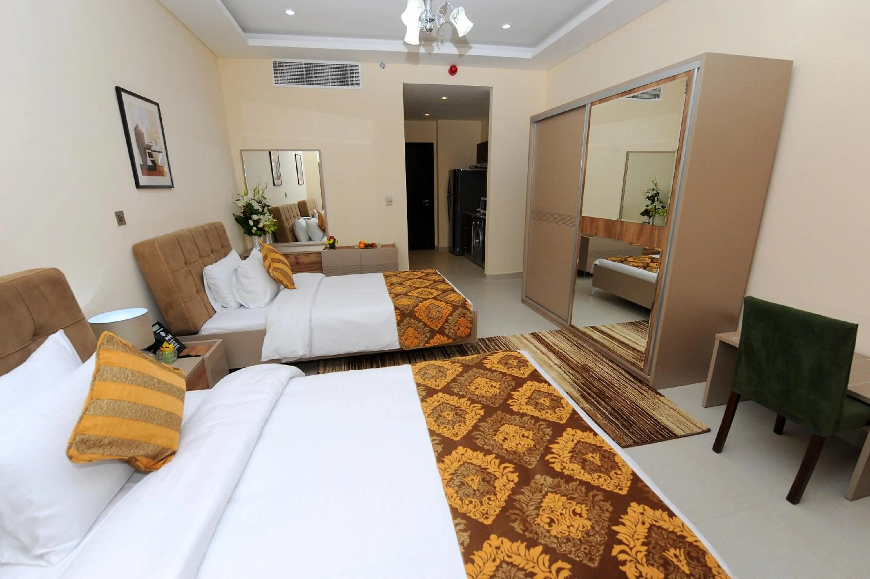 Bedroom, Bed in Al Mansour Park Inn Hotel&Apartment