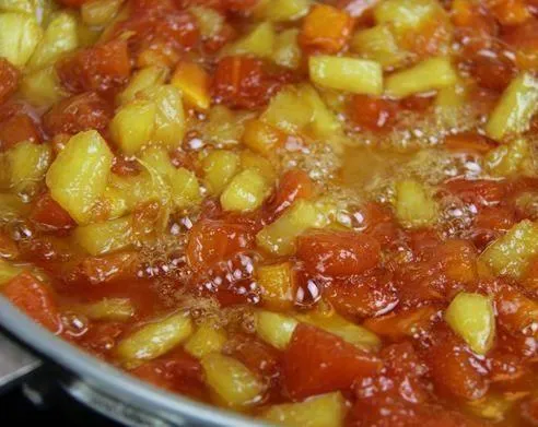 Dining area in Pensión y Cabinas Colibrí B&B Costa Rica